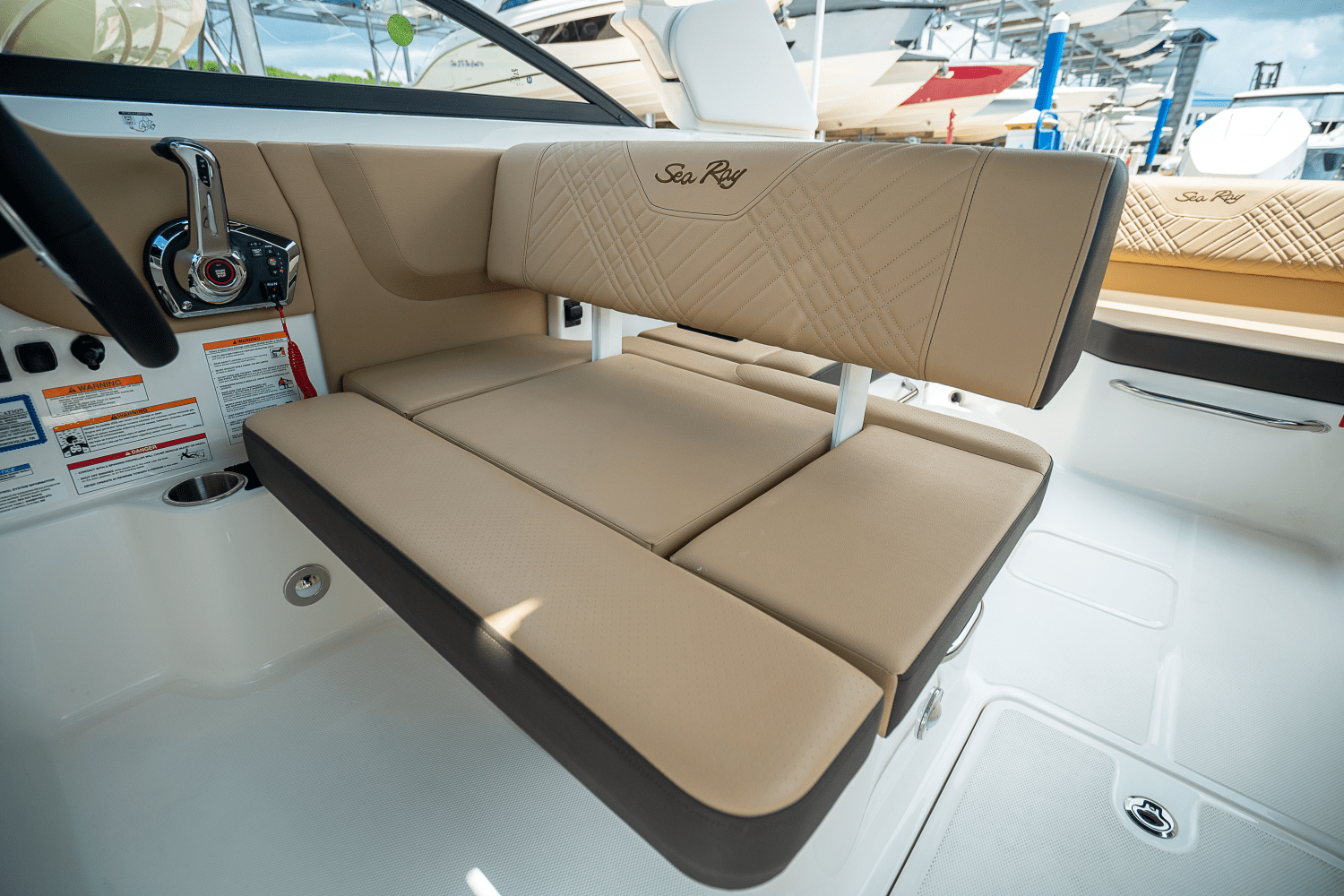 2025 Sea Ray SDX 270 Outboard Image Thumbnail #10