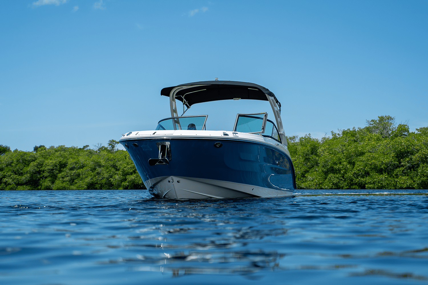 2025 Sea Ray SDX 270 Outboard Image Thumbnail #33