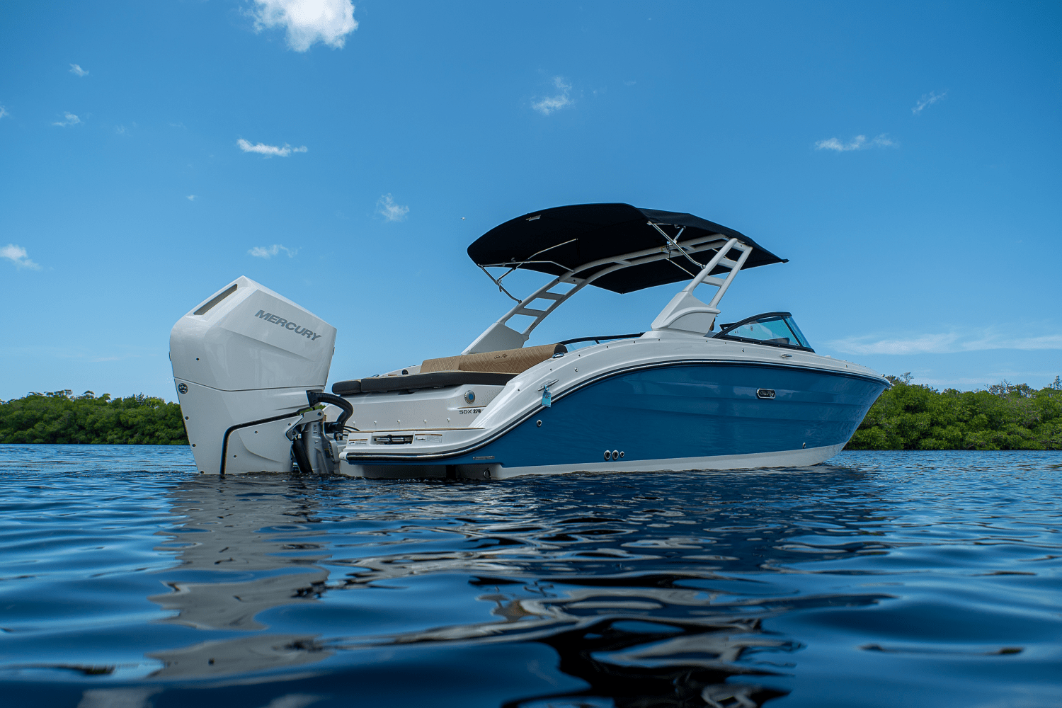 2025 Sea Ray SDX 270 Outboard Image Thumbnail #2