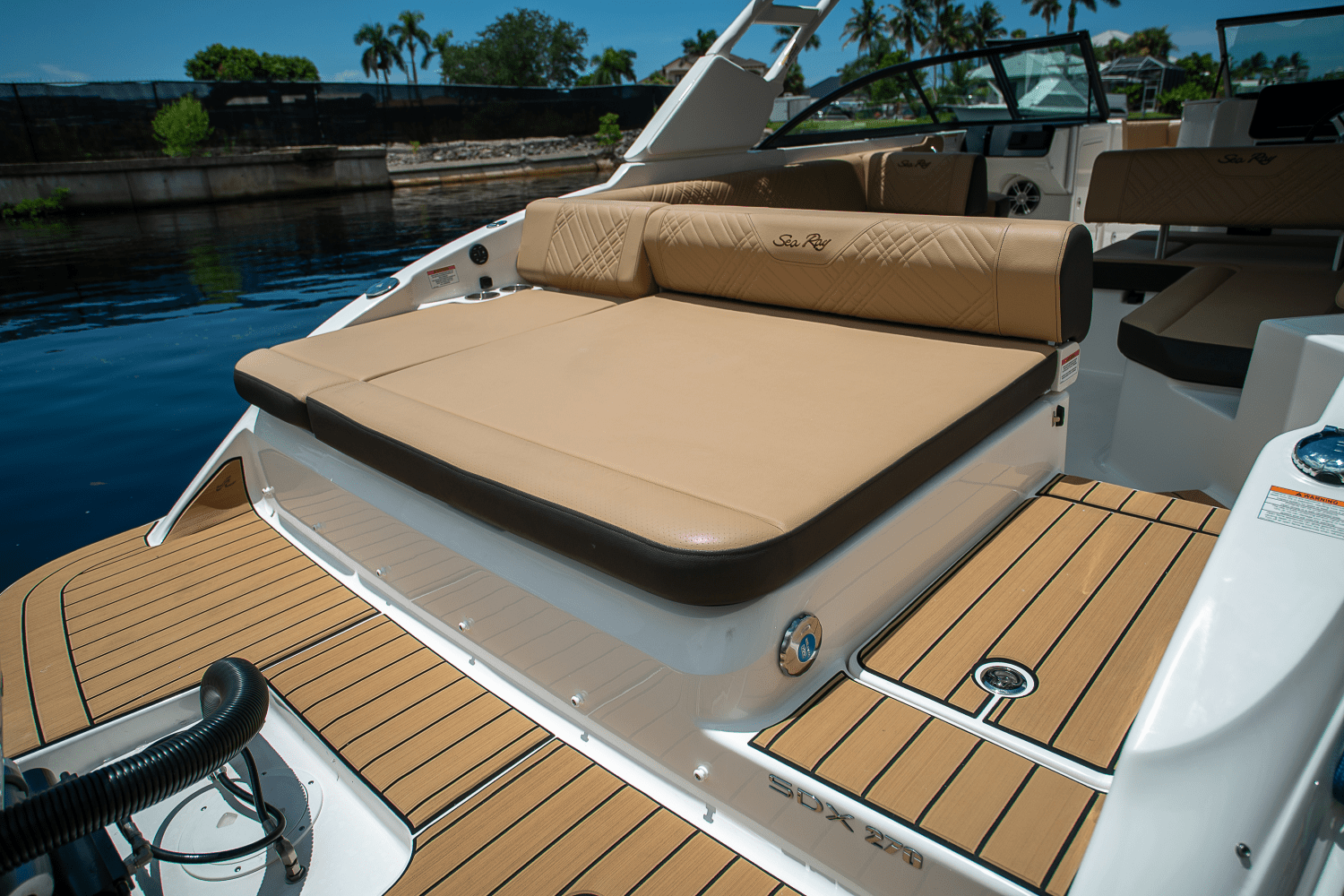 2025 Sea Ray SDX 270 Outboard Image Thumbnail #5