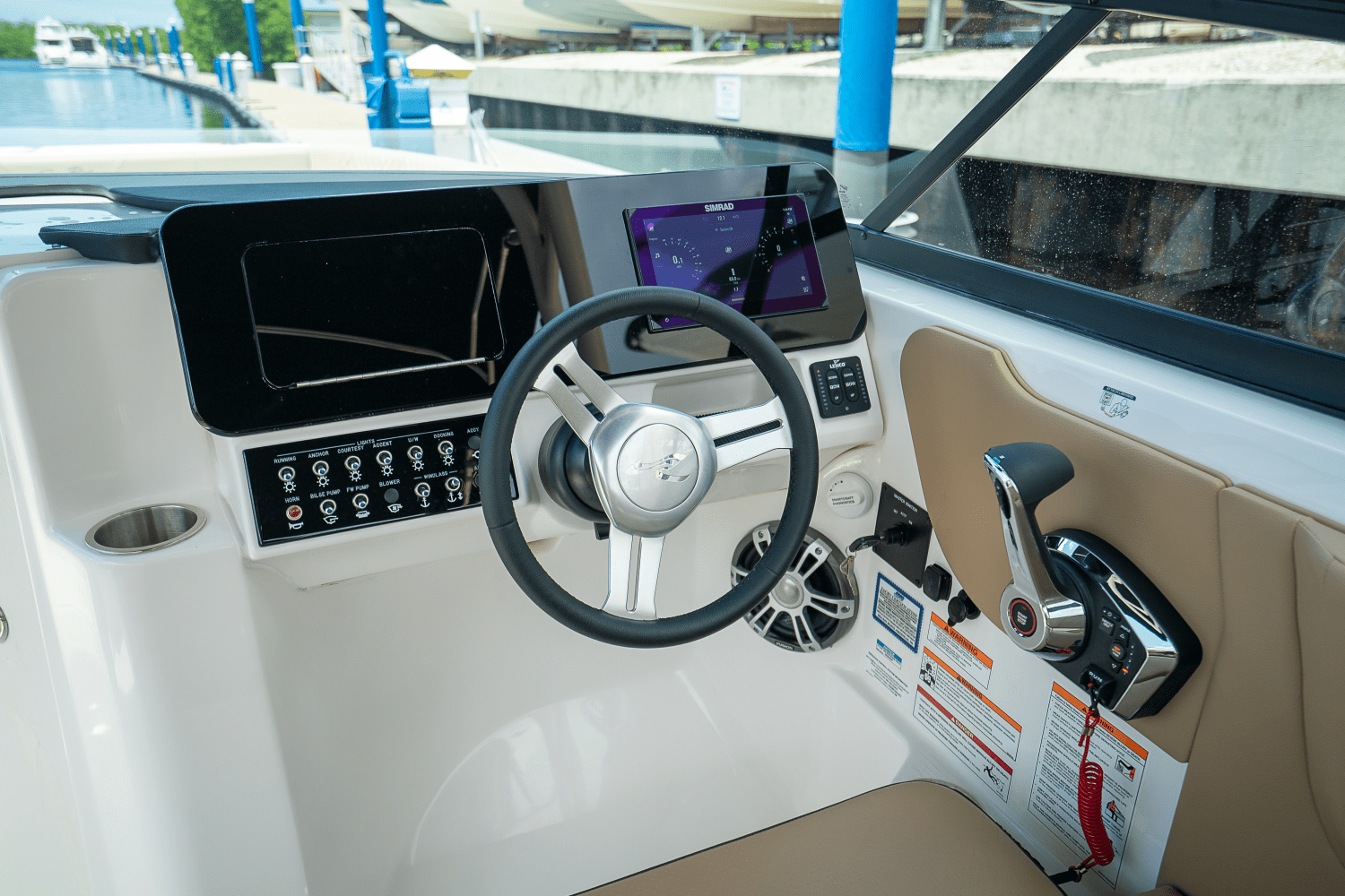 2025 Sea Ray SDX 270 Outboard Image Thumbnail #12