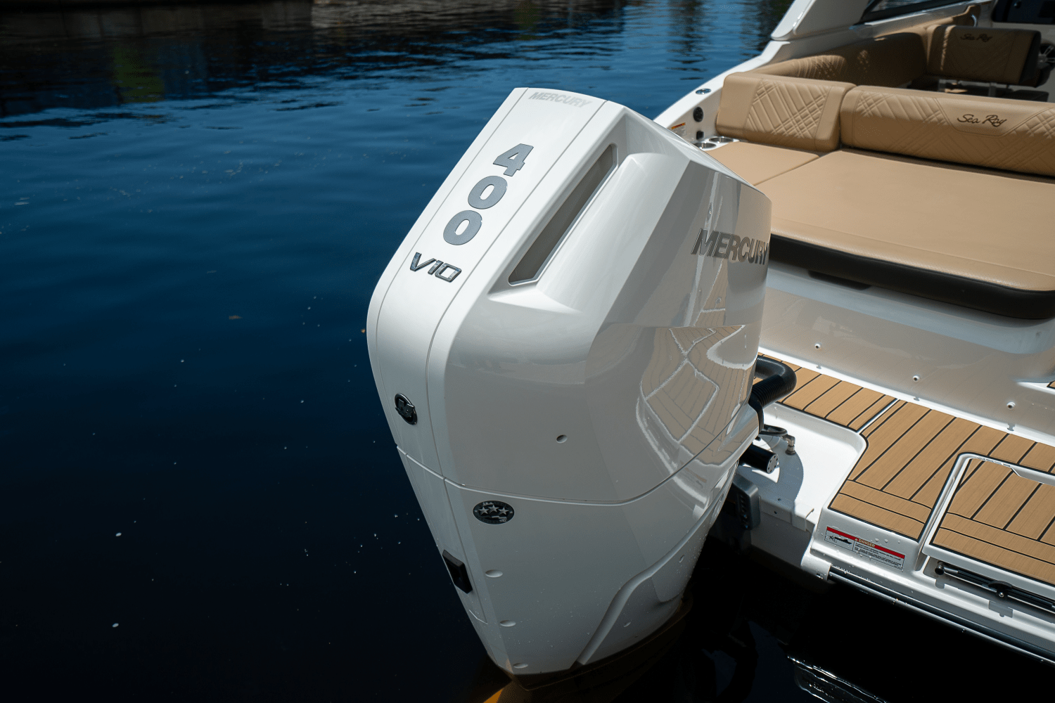 2025 Sea Ray SDX 270 Outboard Image Thumbnail #4