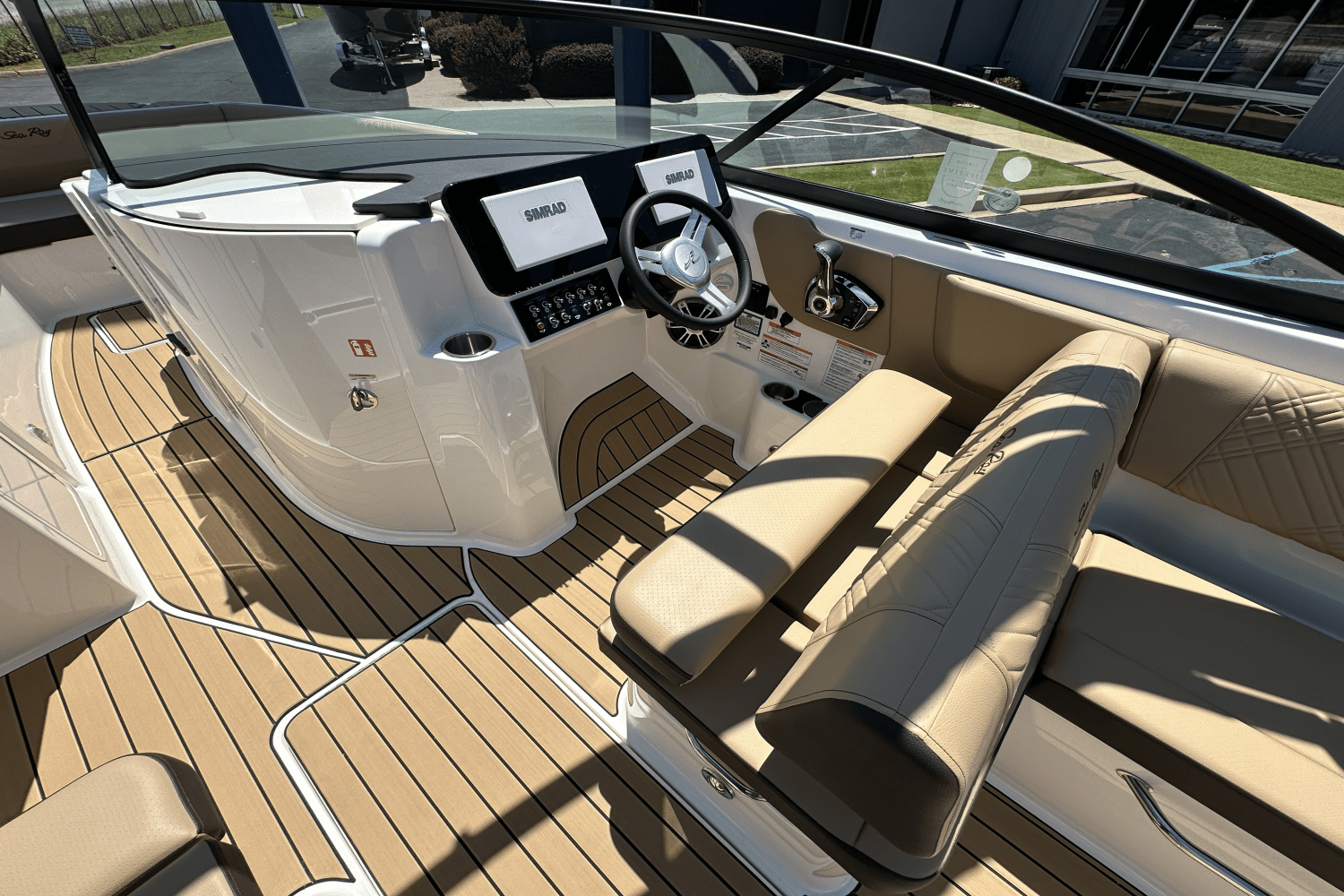 2025 Sea Ray SDX 270 Outboard Image Thumbnail #12