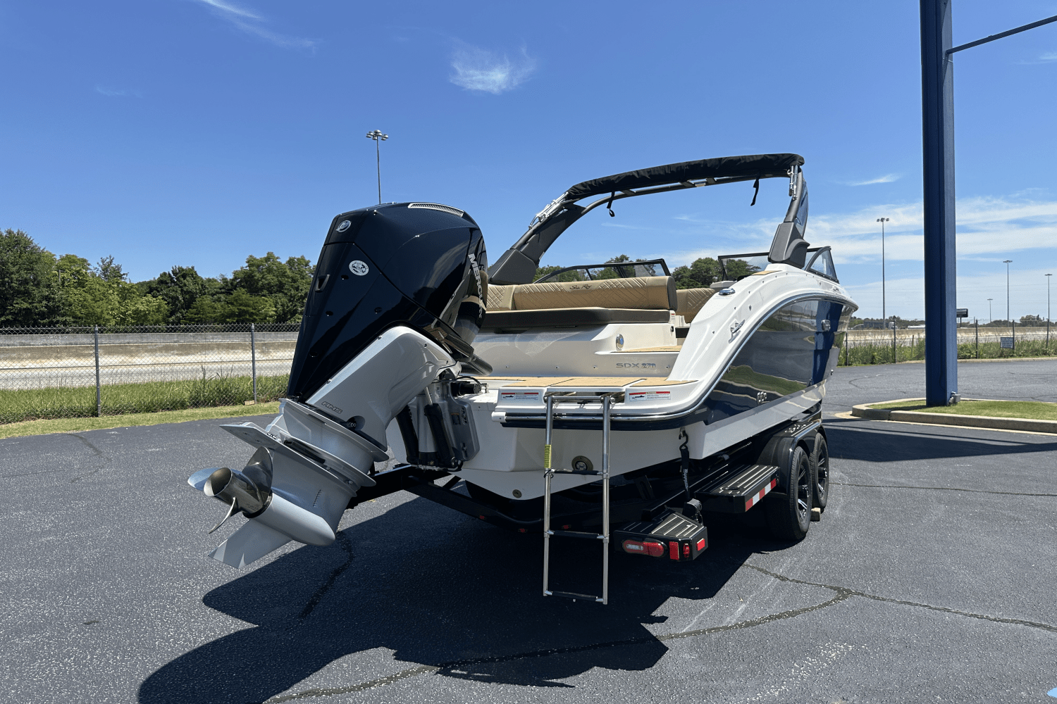 2025 Sea Ray SDX 270 Outboard Image Thumbnail #2