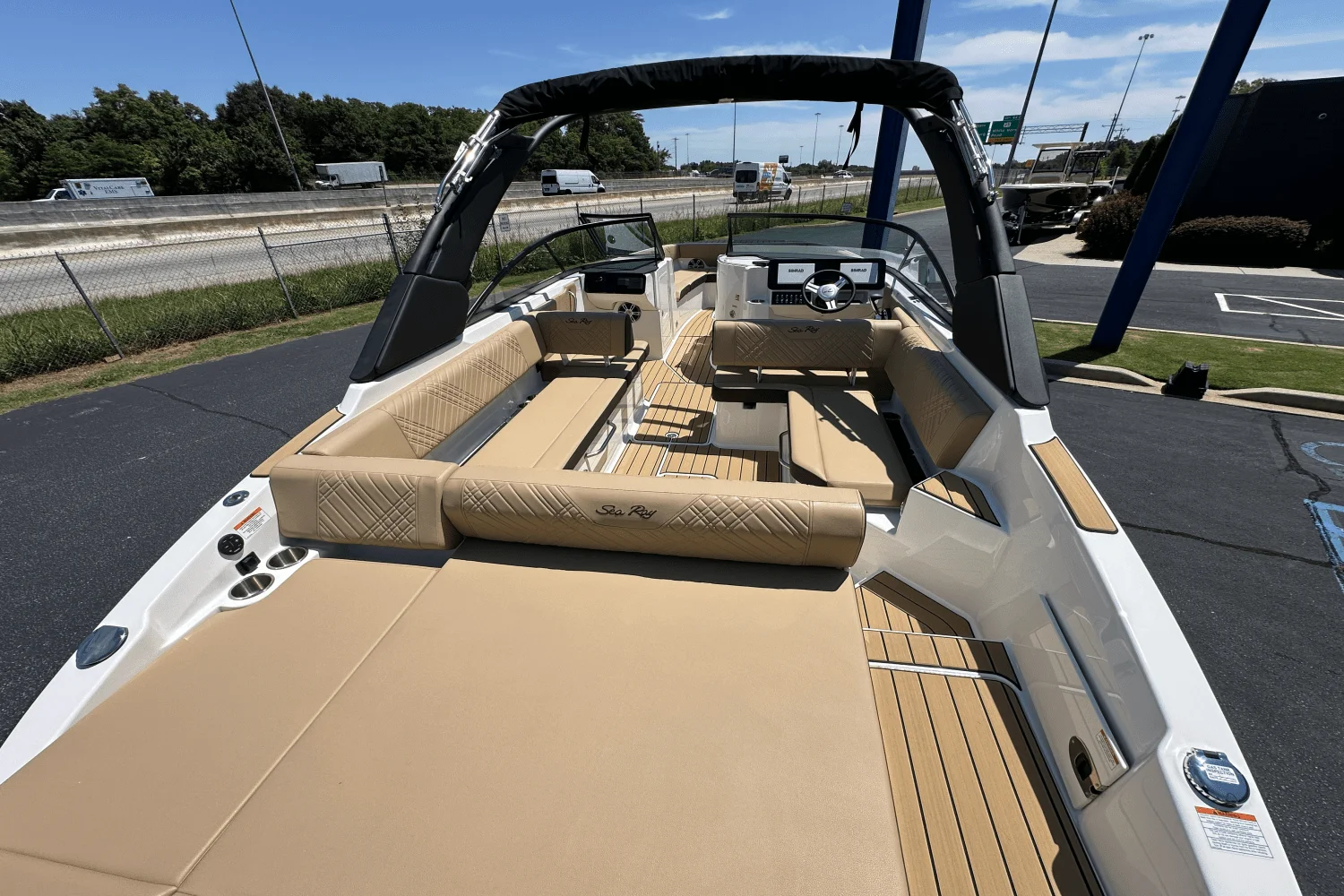 2025 Sea Ray SDX 270 Outboard Image Thumbnail #19