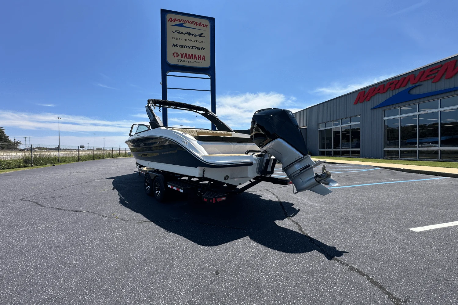 2025 Sea Ray SDX 270 Outboard Image Thumbnail #1