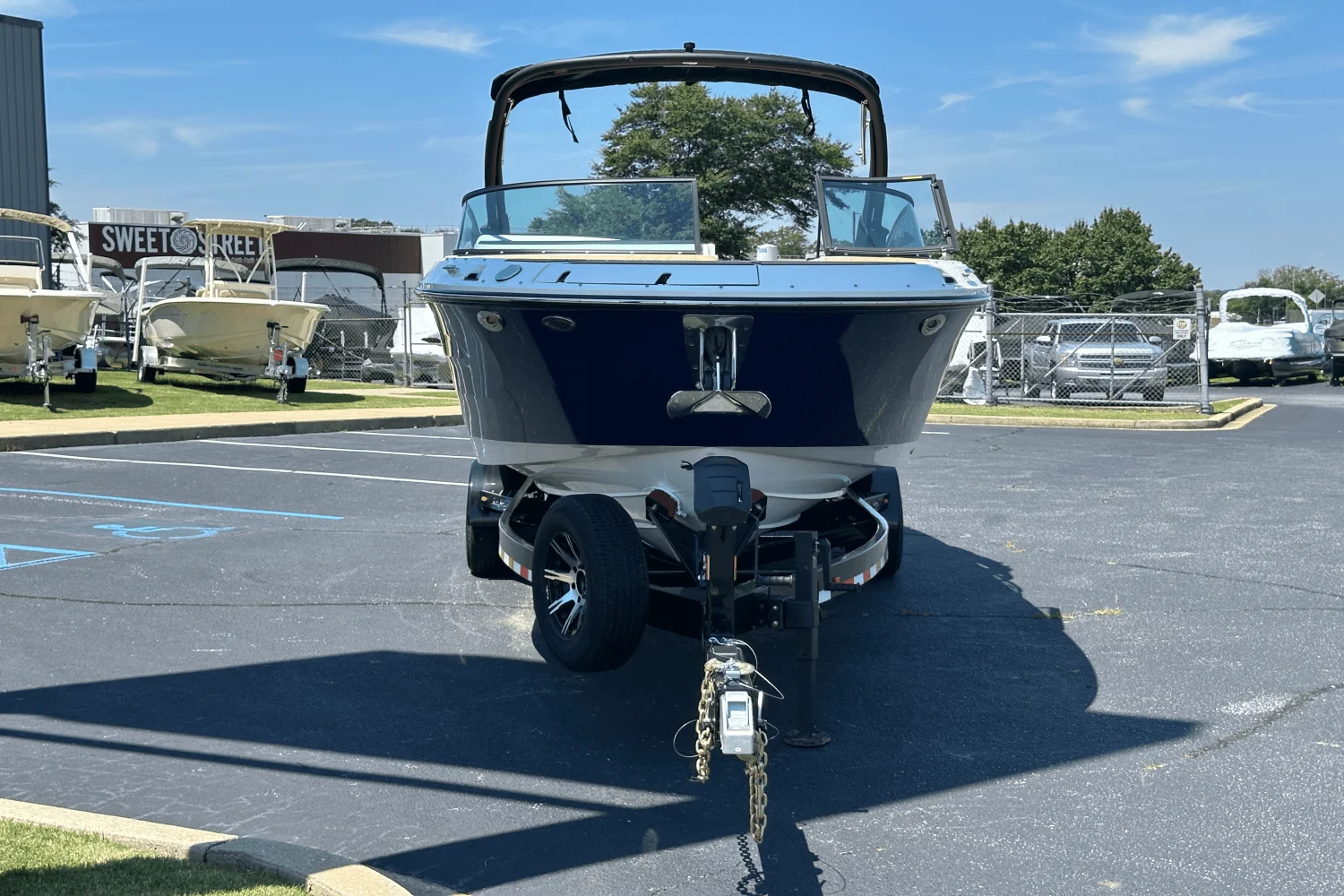 2025 Sea Ray SDX 270 Outboard Image Thumbnail #4