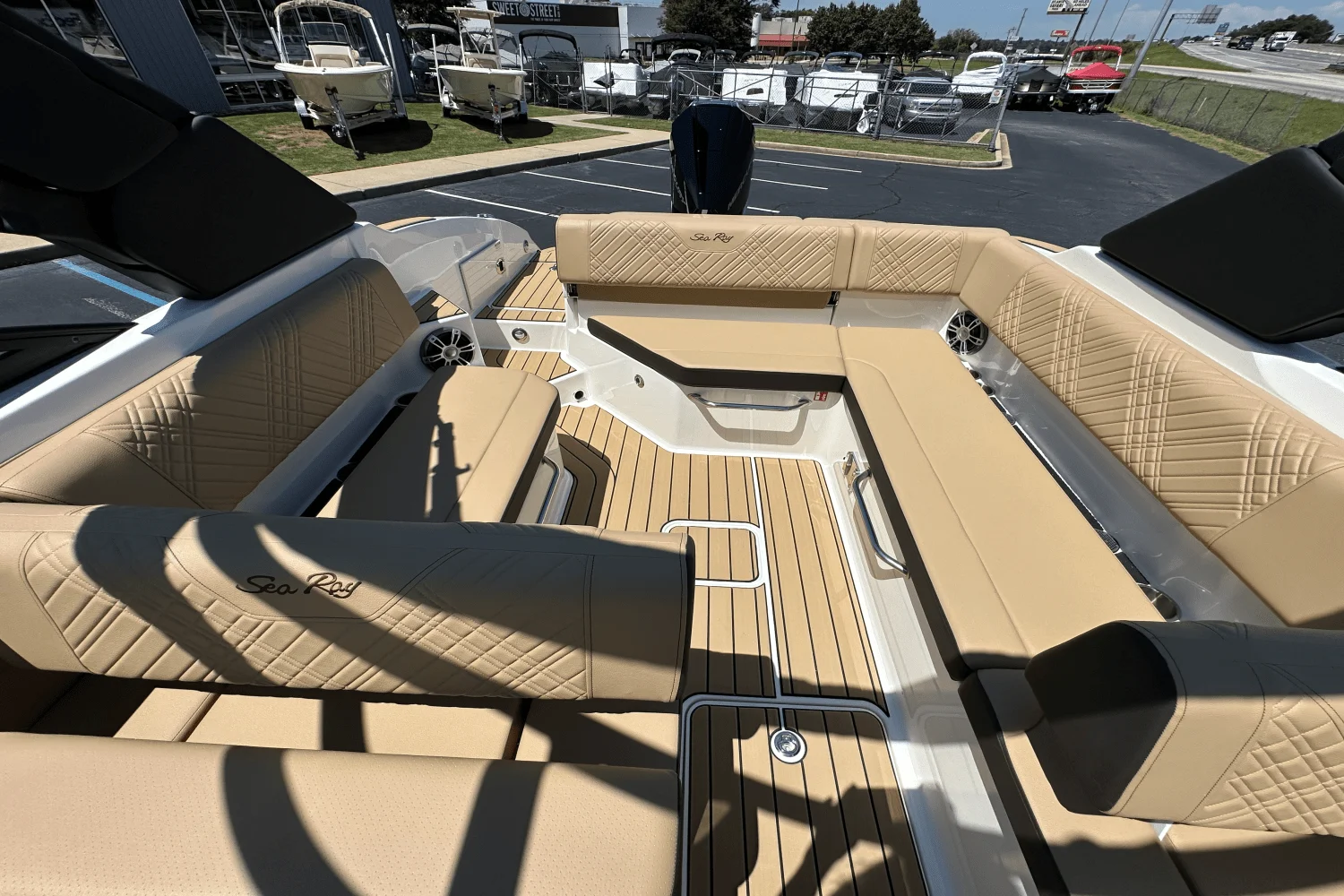 2025 Sea Ray SDX 270 Outboard Image Thumbnail #15