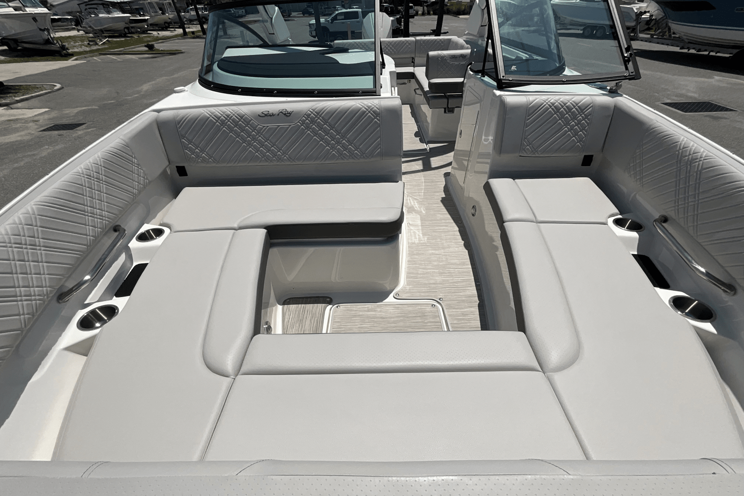 2025 Sea Ray SDX 270 Outboard Image Thumbnail #43