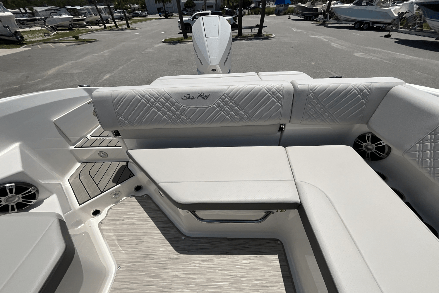 2025 Sea Ray SDX 270 Outboard Image Thumbnail #45