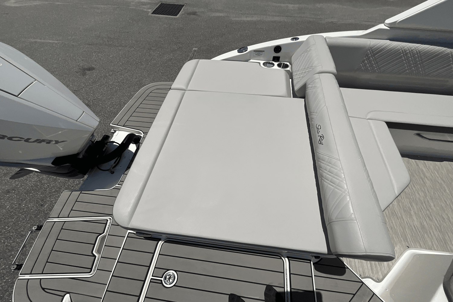2025 Sea Ray SDX 270 Outboard Image Thumbnail #52