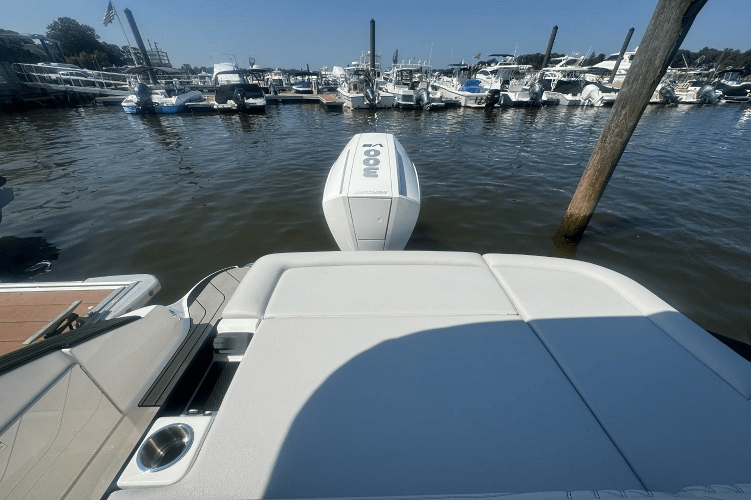2025 Sea Ray SLX 260 Outboard Image Thumbnail #4