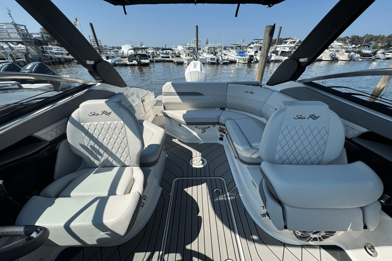 2025 Sea Ray SLX 260 Outboard Image Thumbnail #20