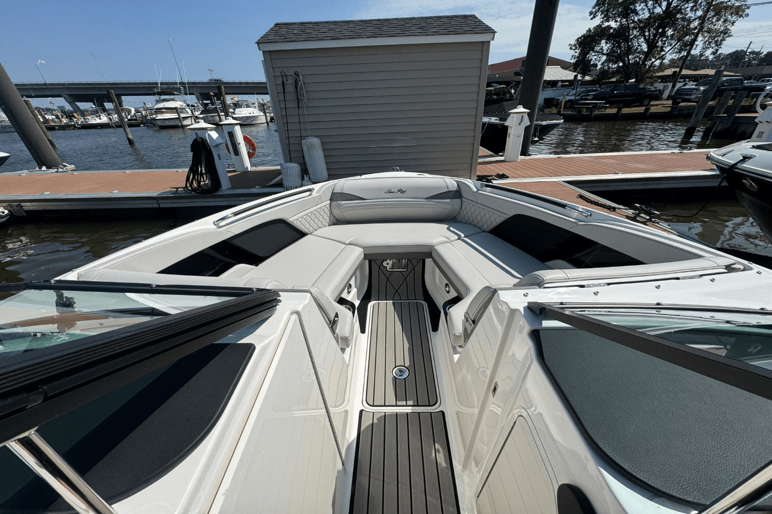 2025 Sea Ray SLX 260 Outboard Image Thumbnail #21