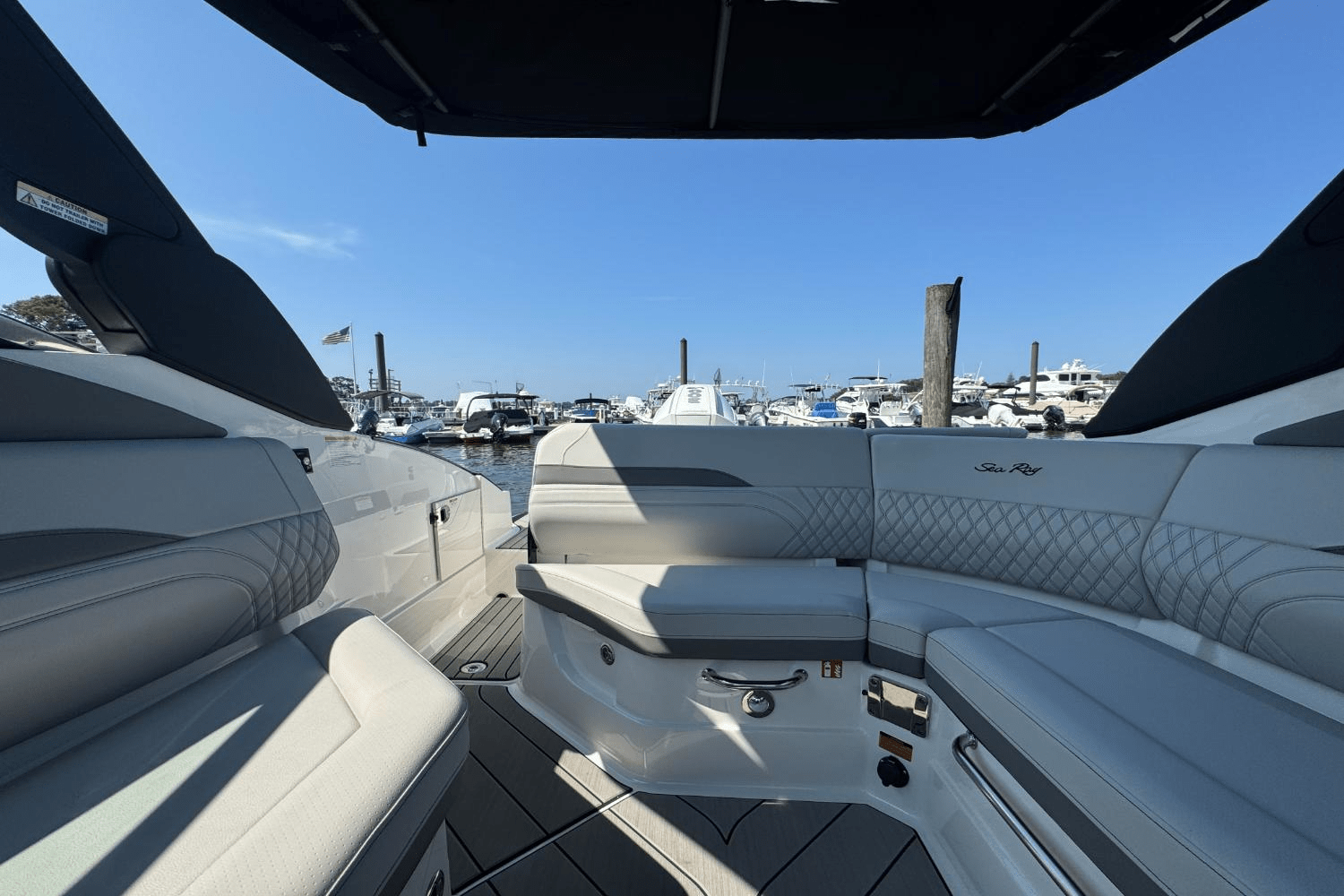 2025 Sea Ray SLX 260 Outboard Image Thumbnail #7