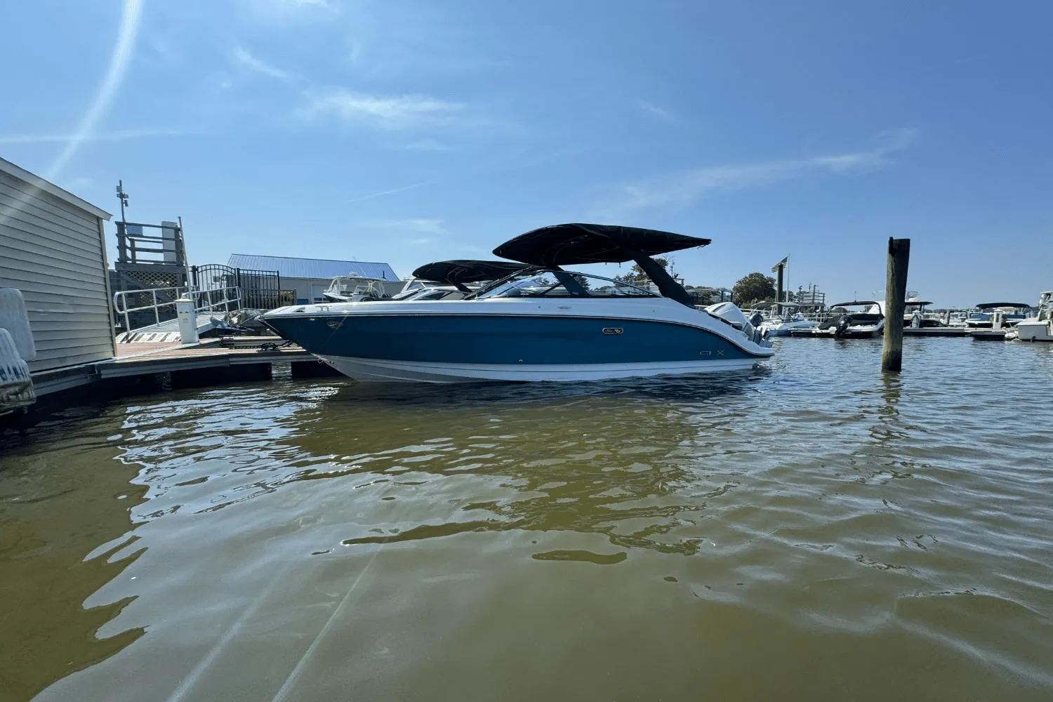 2025 Sea Ray SLX 260 Outboard Image Thumbnail #3