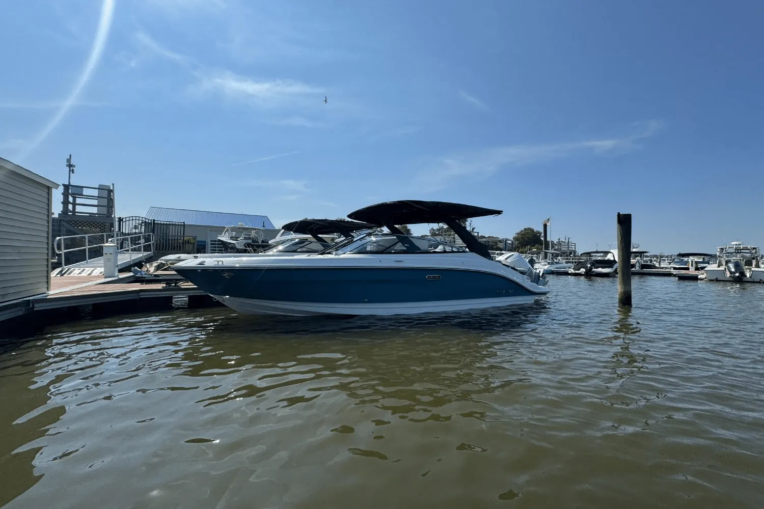 2025 Sea Ray SLX 260 Outboard Image Thumbnail #6