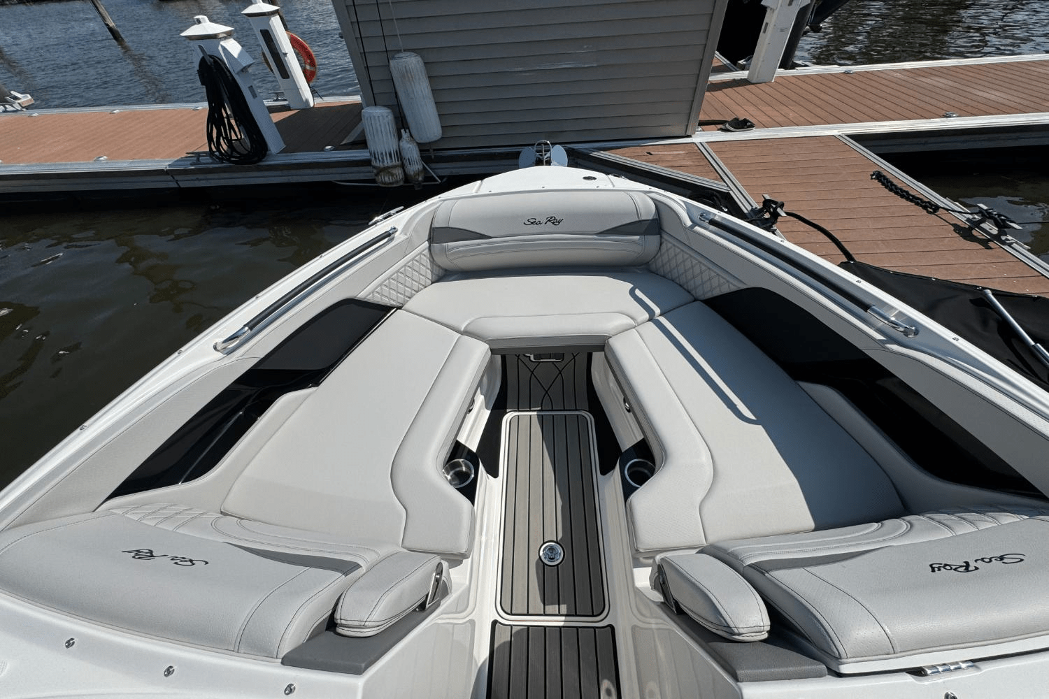 2025 Sea Ray SLX 260 Outboard Image Thumbnail #23