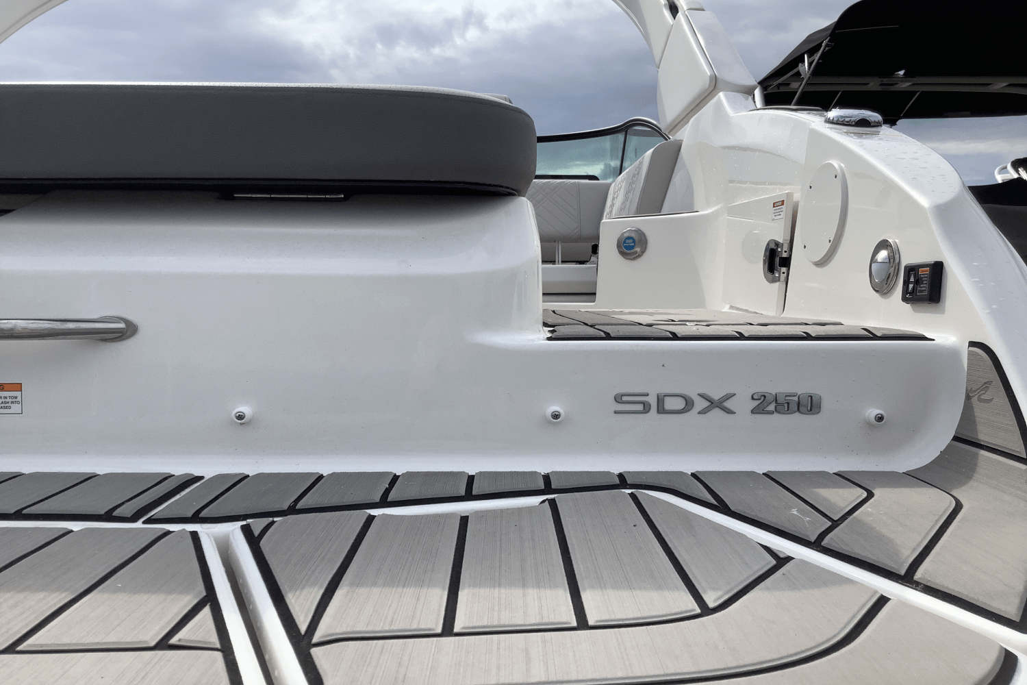 2025 Sea Ray 250 SDX Image Thumbnail #7