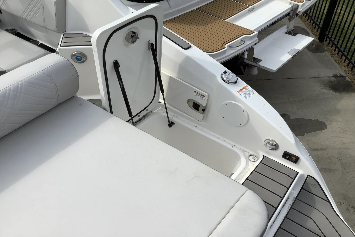 2025 Sea Ray 250 SDX Image Thumbnail #9