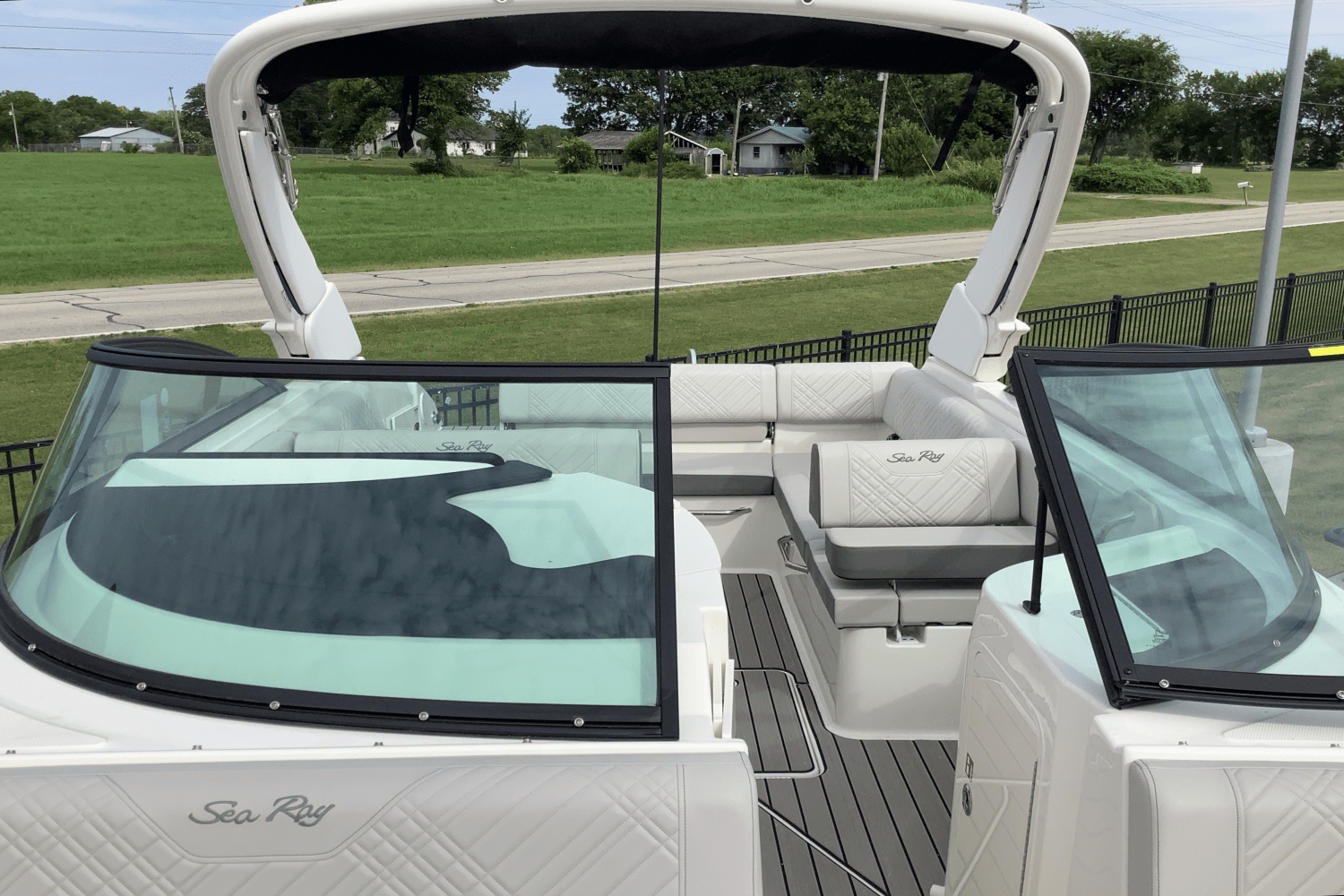 2025 Sea Ray 250 SDX Image Thumbnail #32