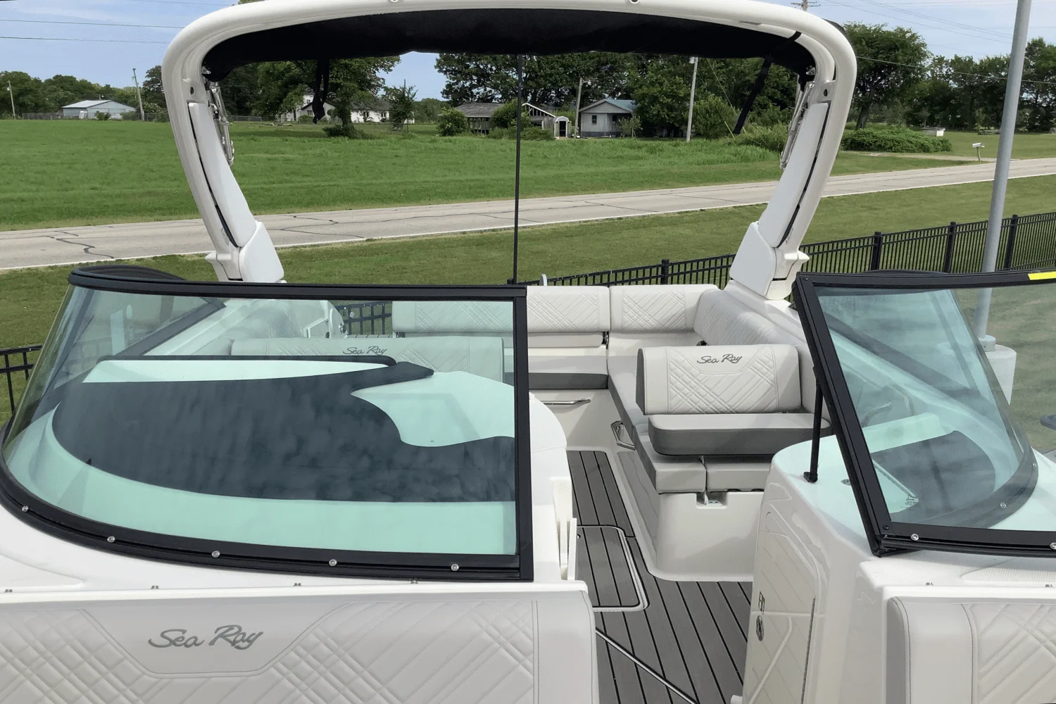 2025 Sea Ray 250 SDX Image Thumbnail #32