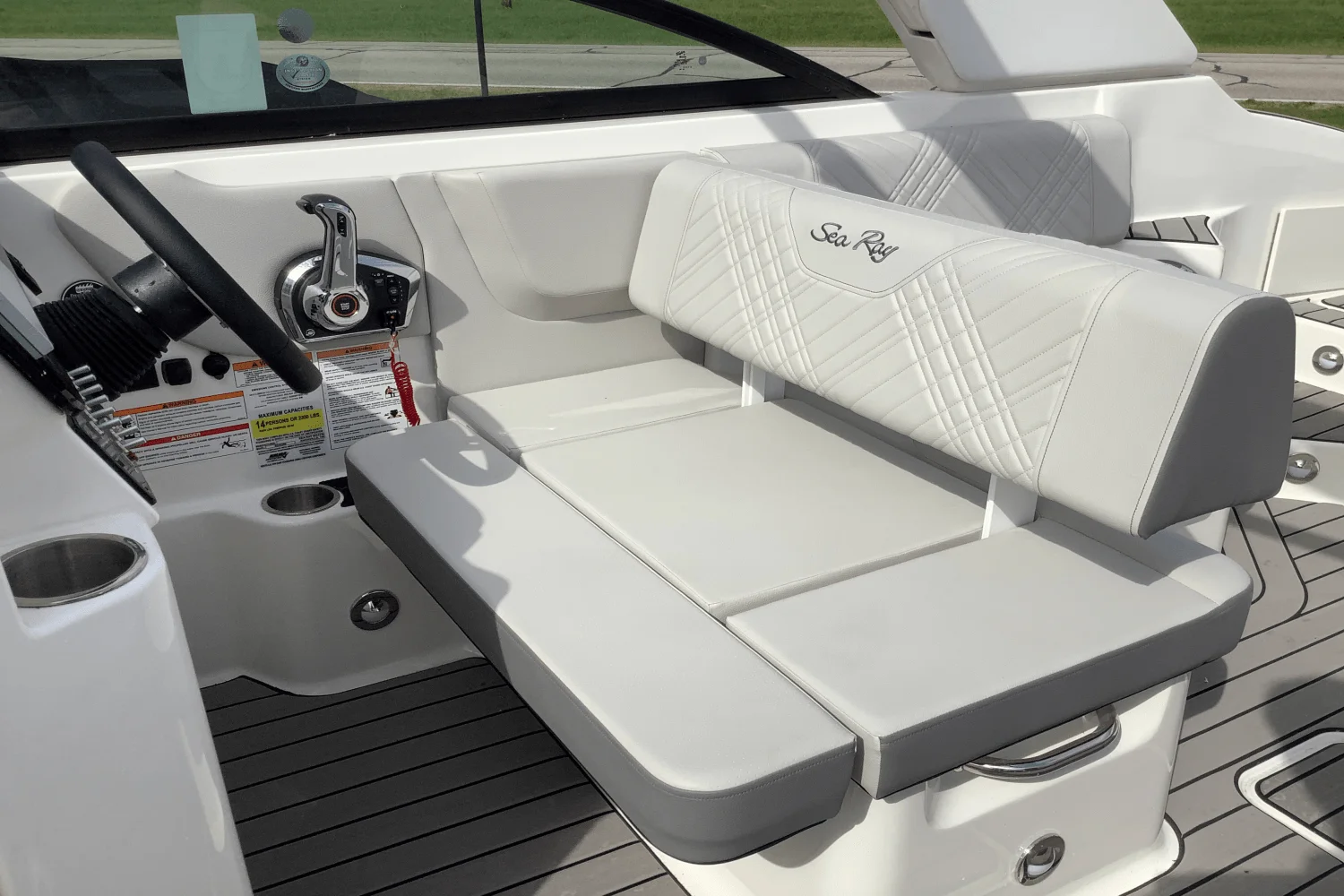 2025 Sea Ray 250 SDX Image Thumbnail #18