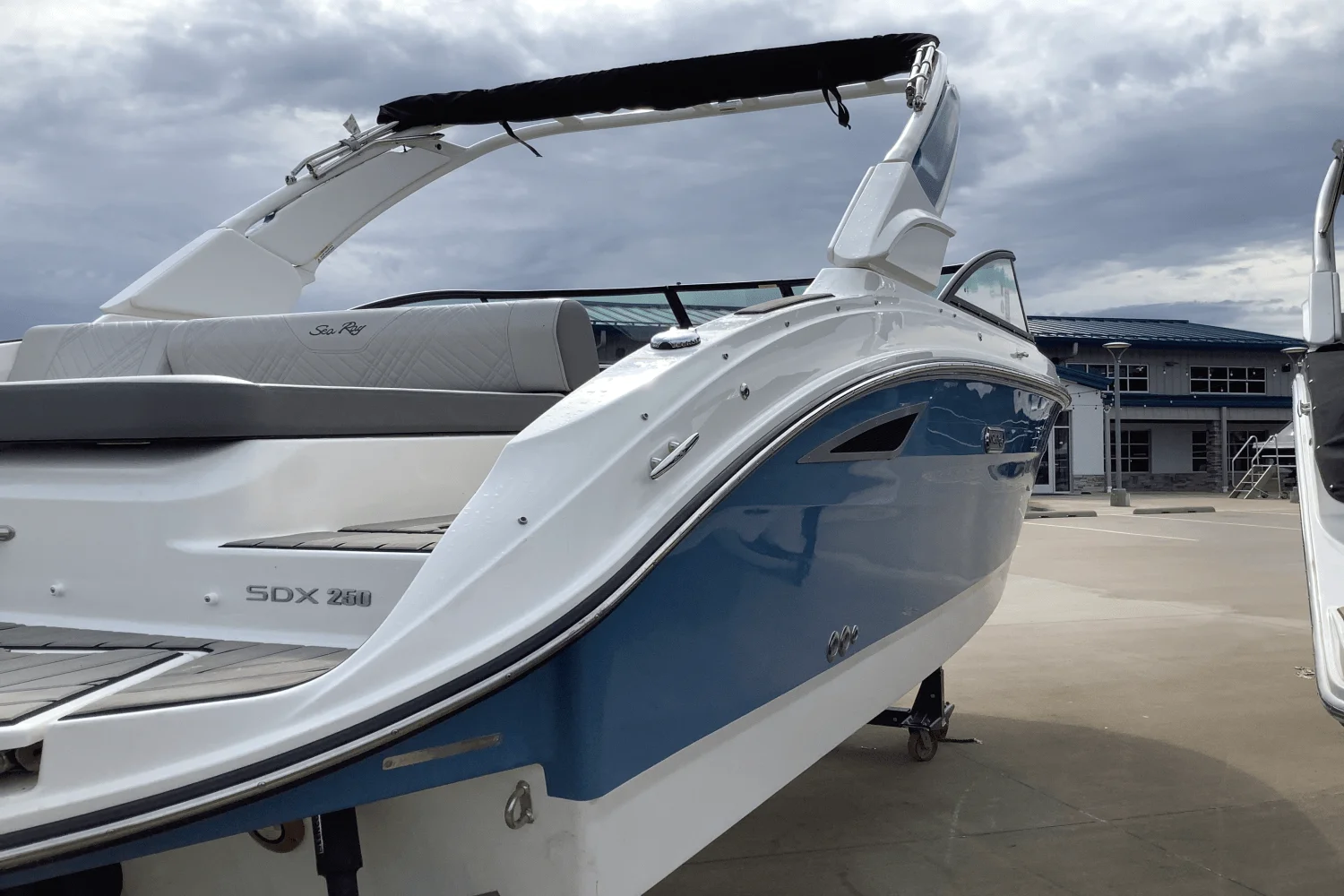 2025 Sea Ray 250 SDX Image Thumbnail #3