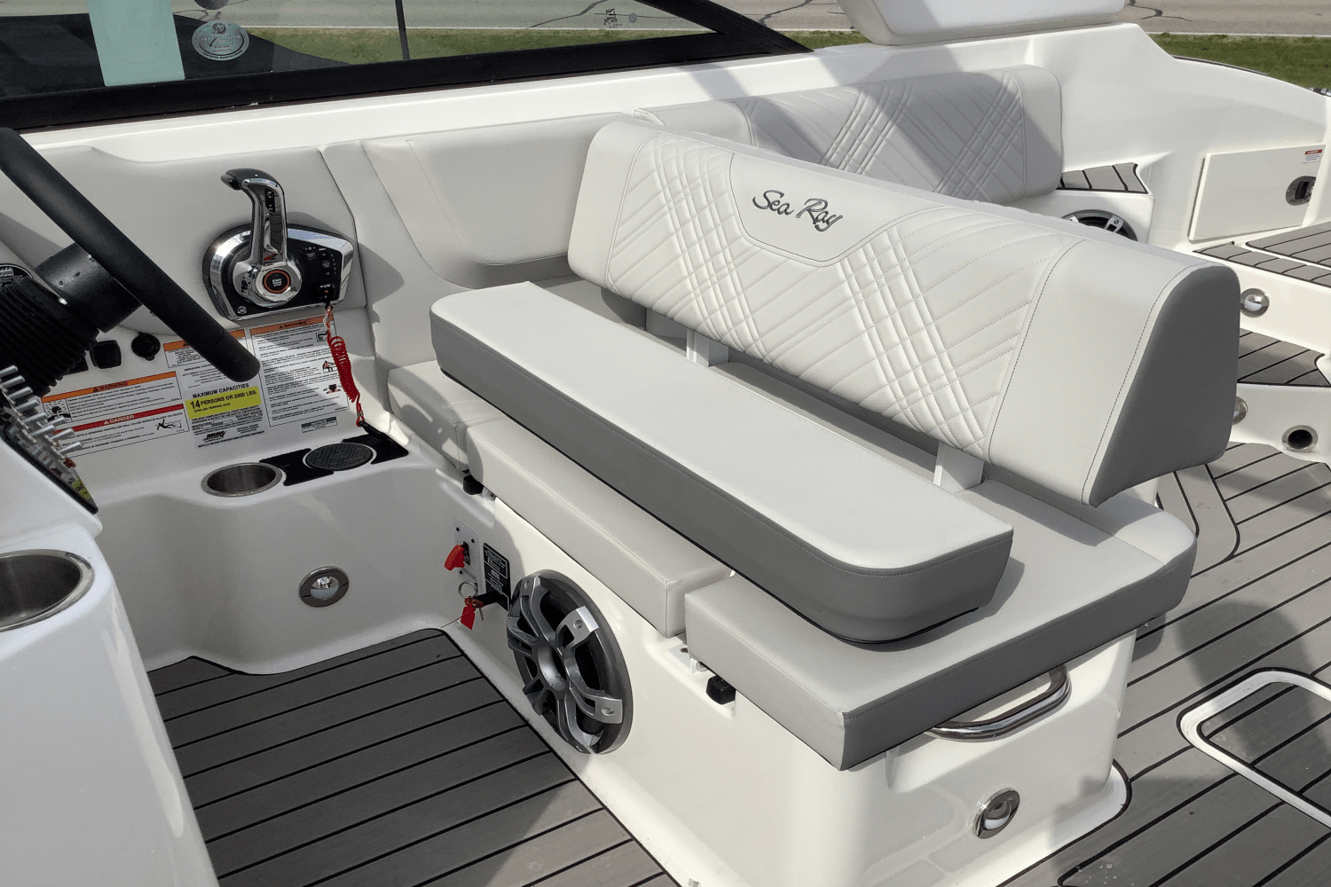 2025 Sea Ray 250 SDX Image Thumbnail #17