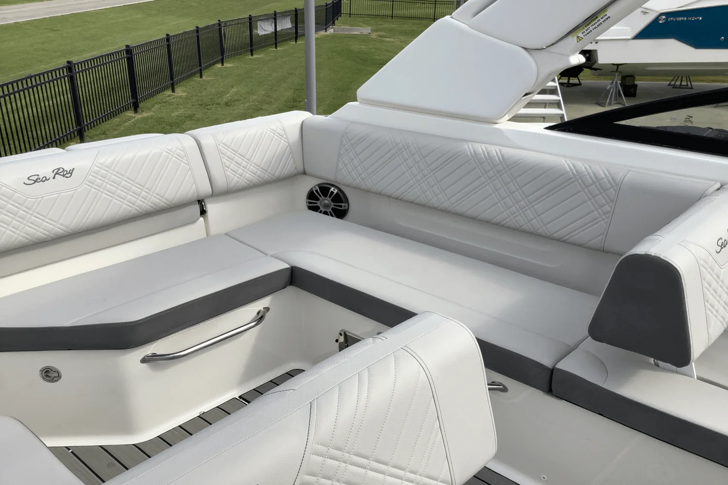 2025 Sea Ray 250 SDX Image Thumbnail #12