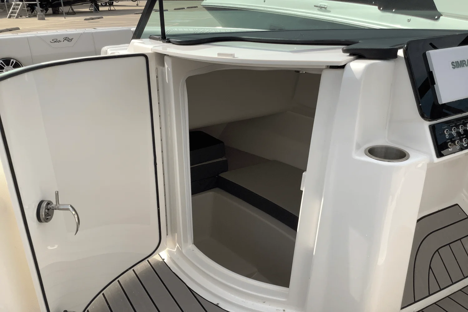 2025 Sea Ray 250 SDX Image Thumbnail #24