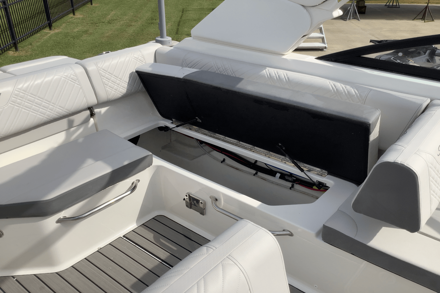 2025 Sea Ray 250 SDX Image Thumbnail #14