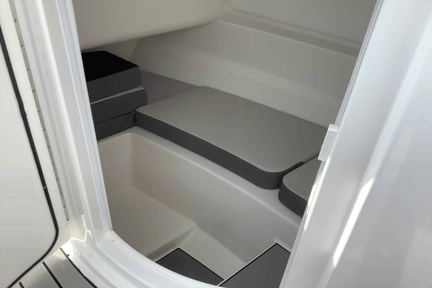 2025 Sea Ray 250 SDX Image Thumbnail #25