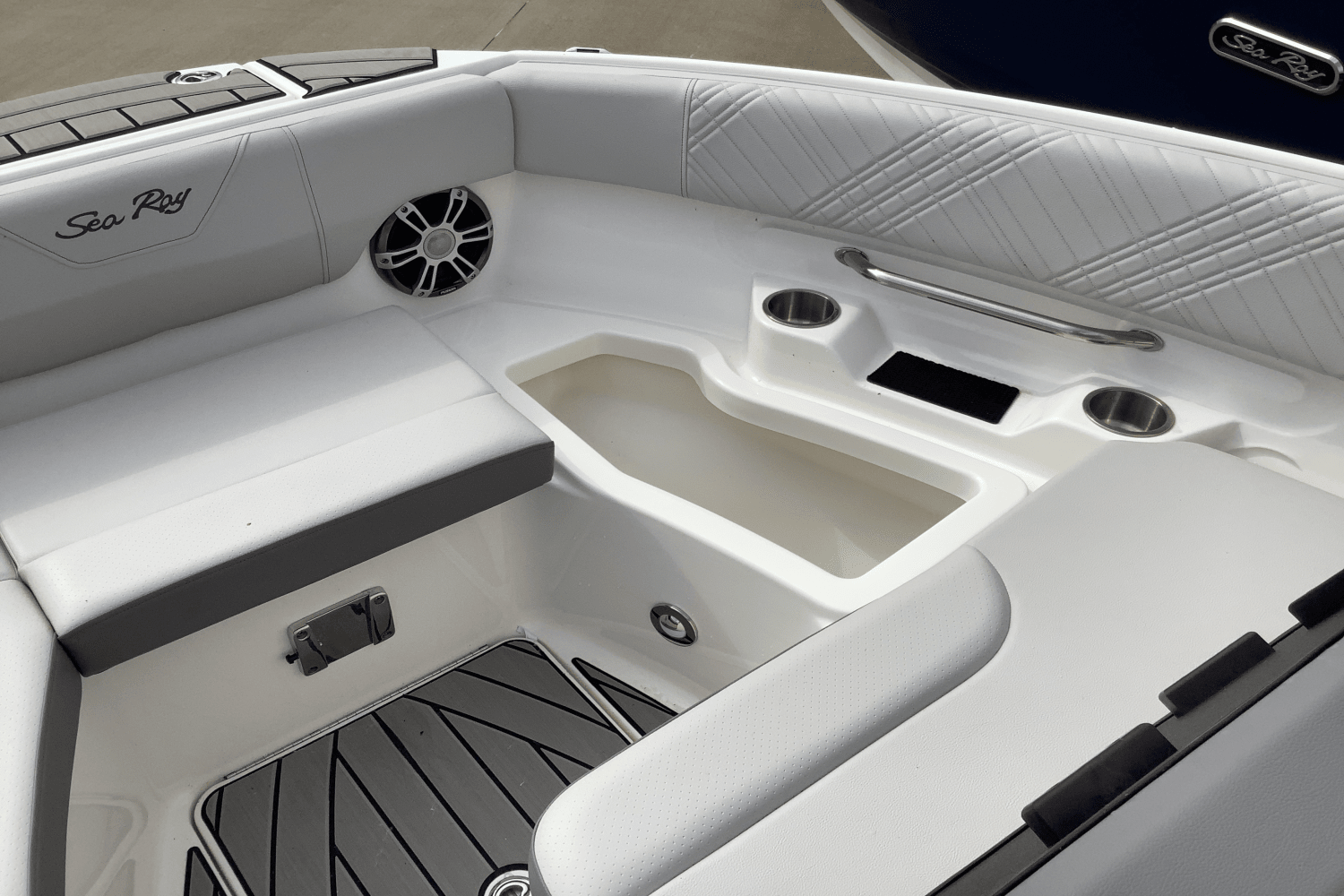 2025 Sea Ray 250 SDX Image Thumbnail #30