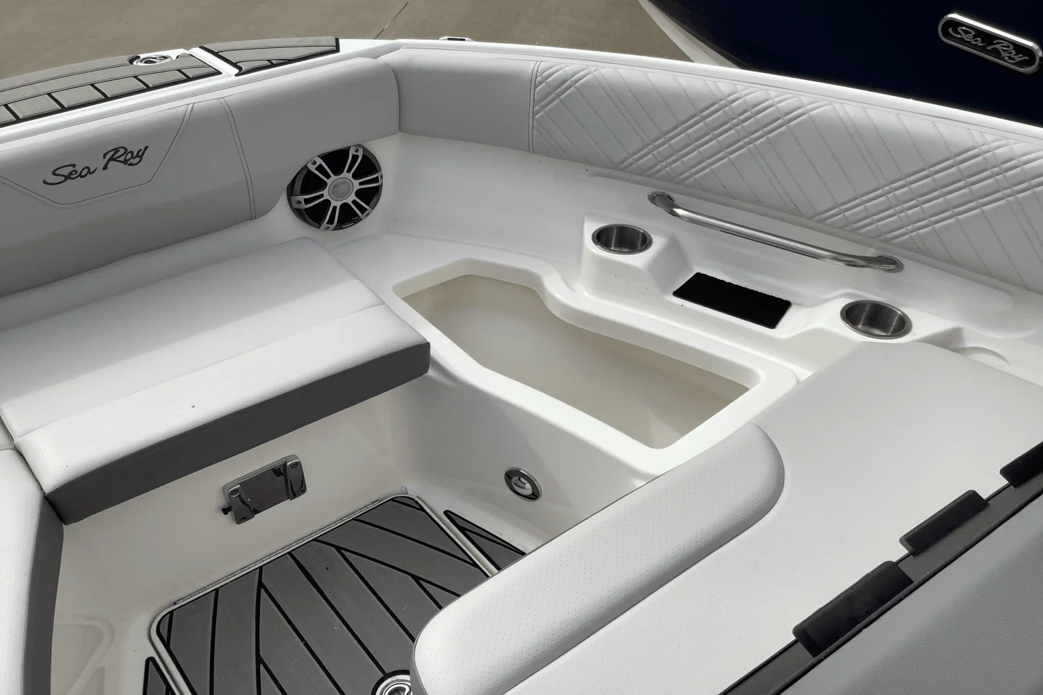 2025 Sea Ray 250 SDX Image Thumbnail #30