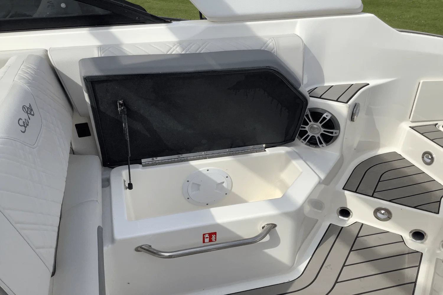 2025 Sea Ray 250 SDX Image Thumbnail #13