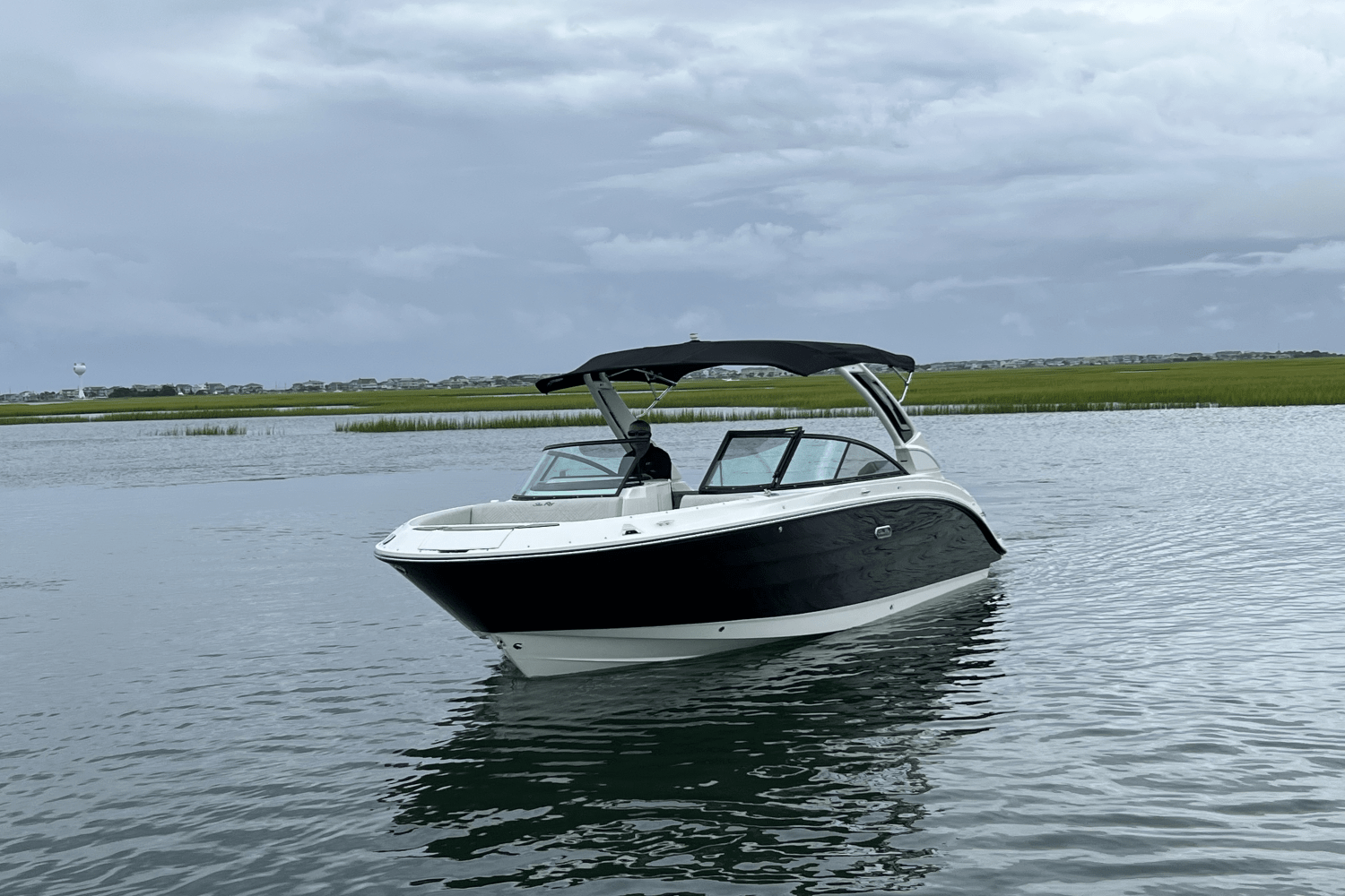 2025 Sea Ray SDX 250 Outboard Image Thumbnail #6