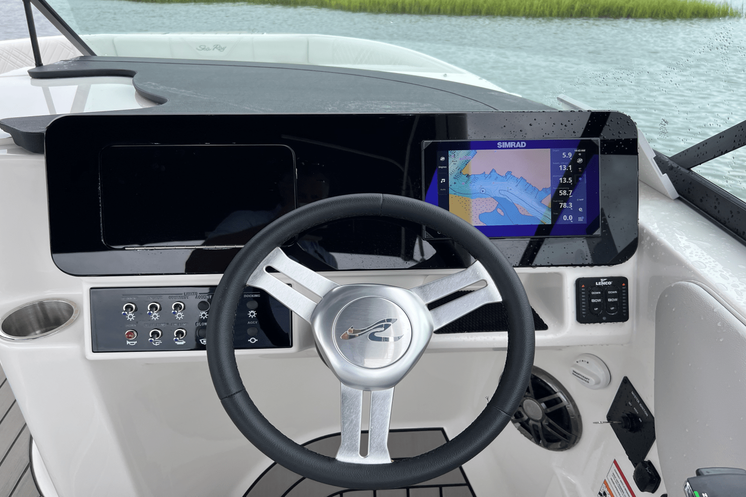 2025 Sea Ray SDX 250 Outboard Image Thumbnail #15