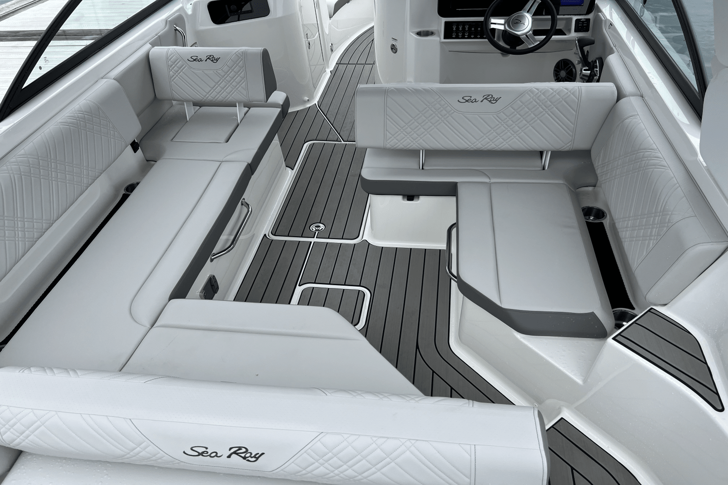 2025 Sea Ray SDX 250 Outboard Image Thumbnail #12