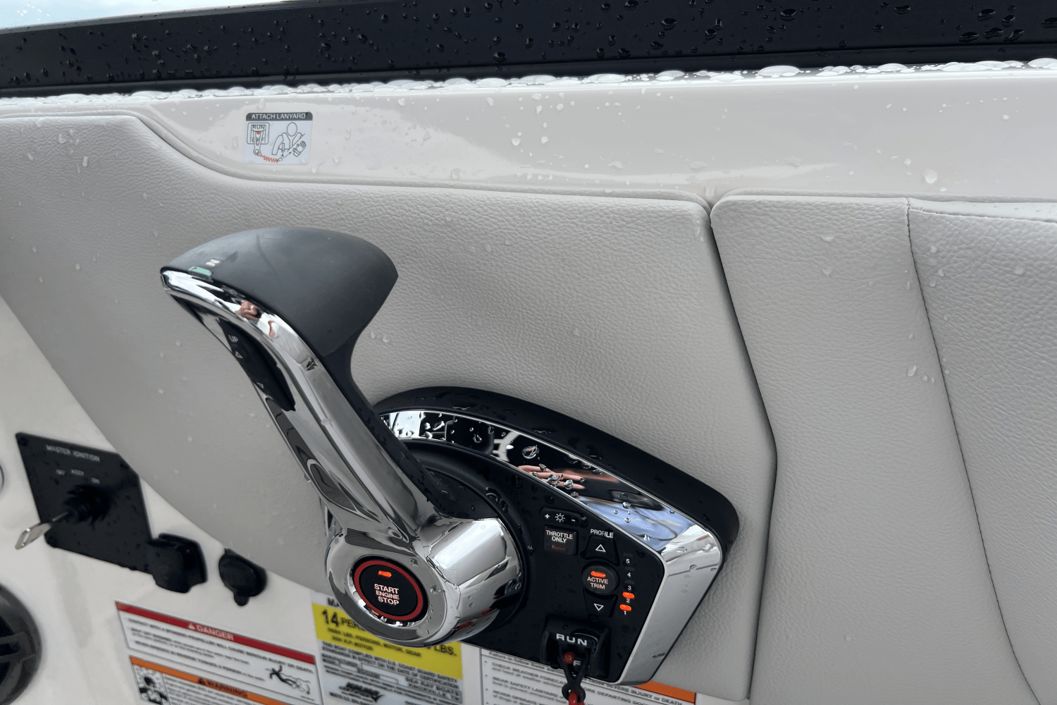 2025 Sea Ray SDX 250 Outboard Image Thumbnail #16