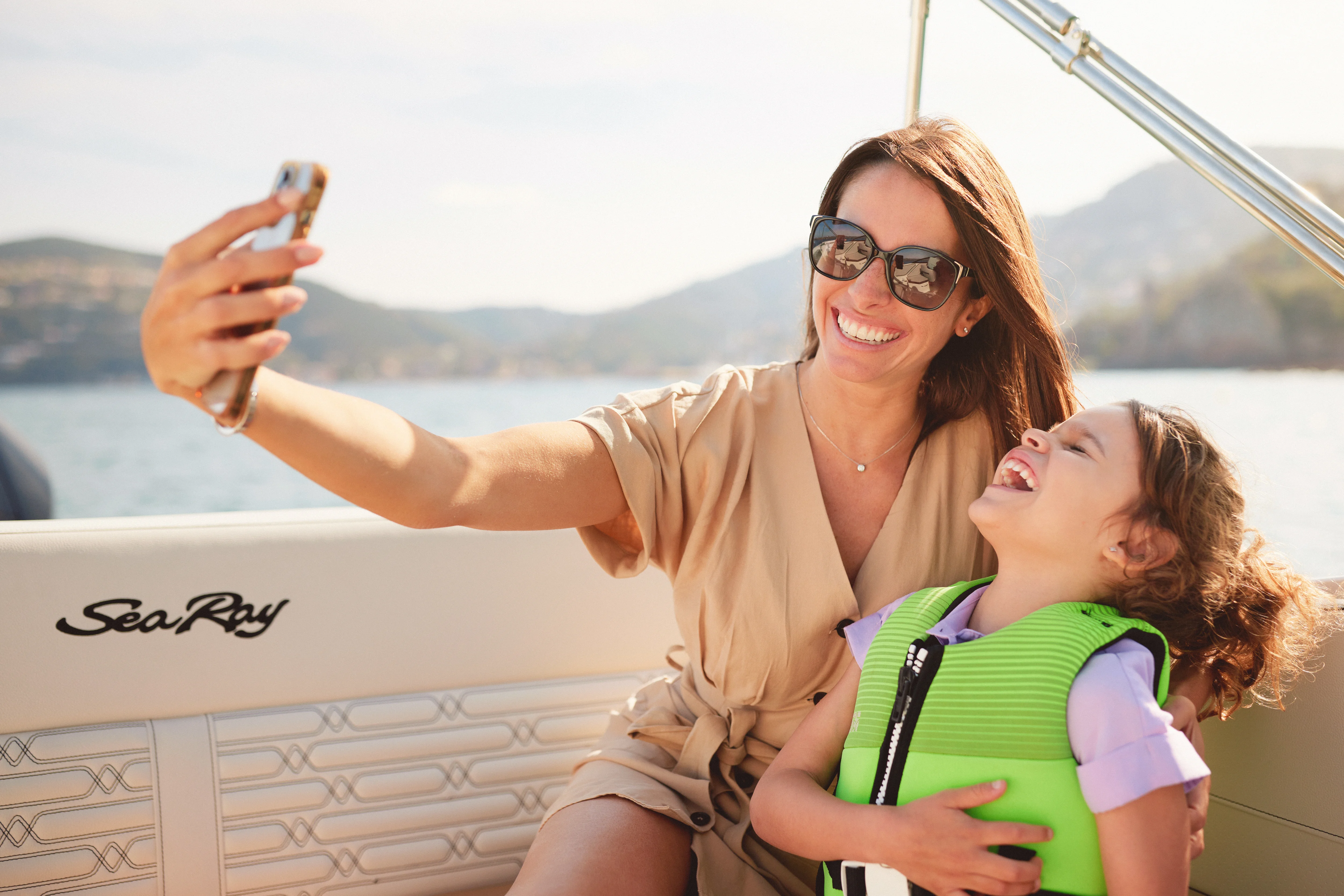 2025 Sea Ray SPX 210 Image Thumbnail #5