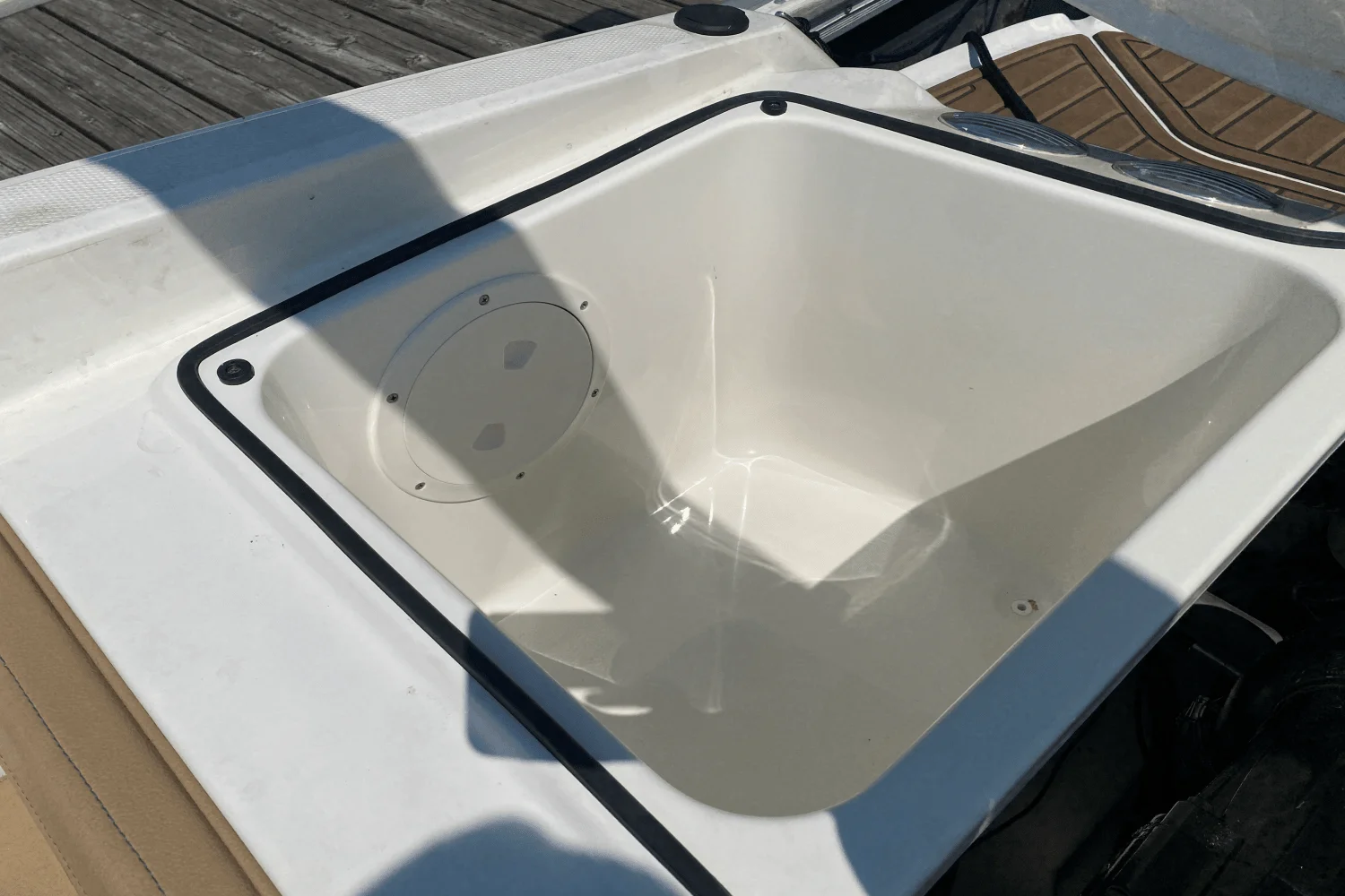 2022 Bayliner VR4 Bowrider I/O Image Thumbnail #24