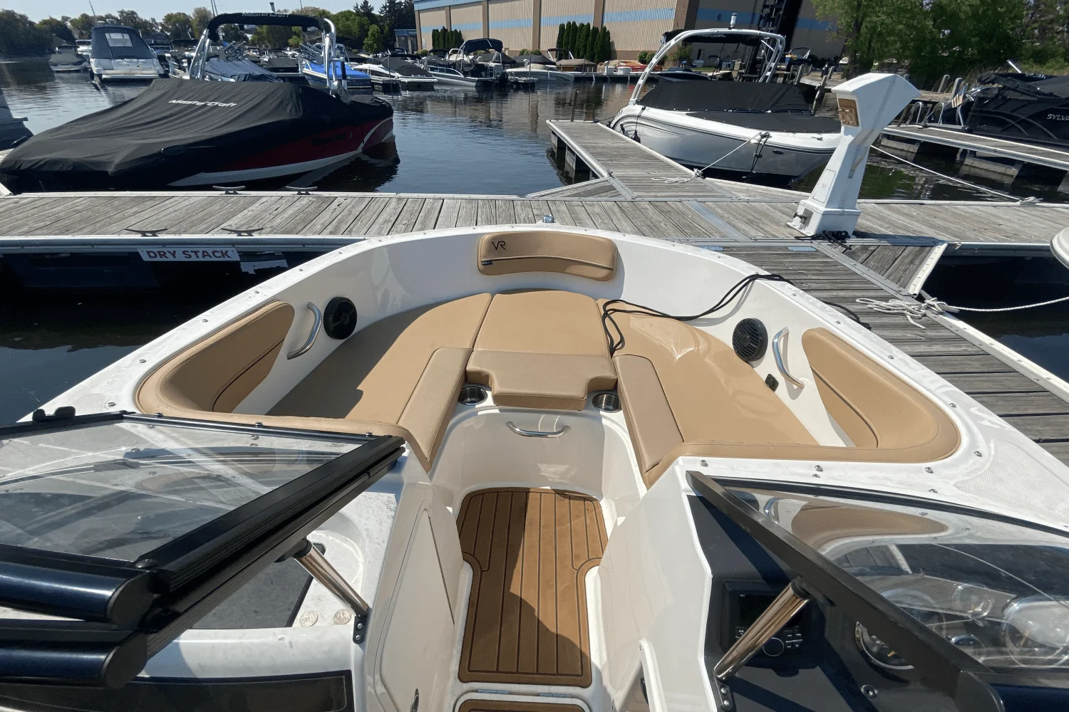 2022 Bayliner VR4 Bowrider I/O Image Thumbnail #19