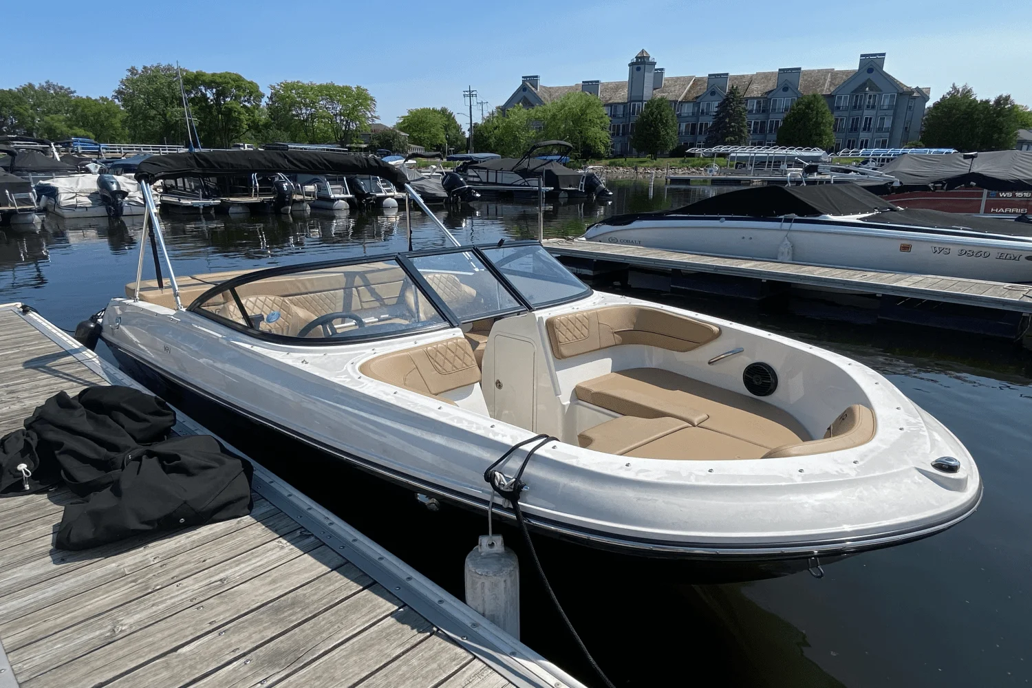 2022 Bayliner VR4 Bowrider I/O Image Thumbnail #2