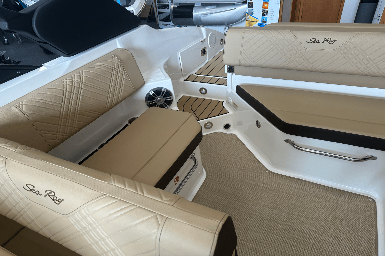 2025 Sea Ray 250 SDX Image Thumbnail #20