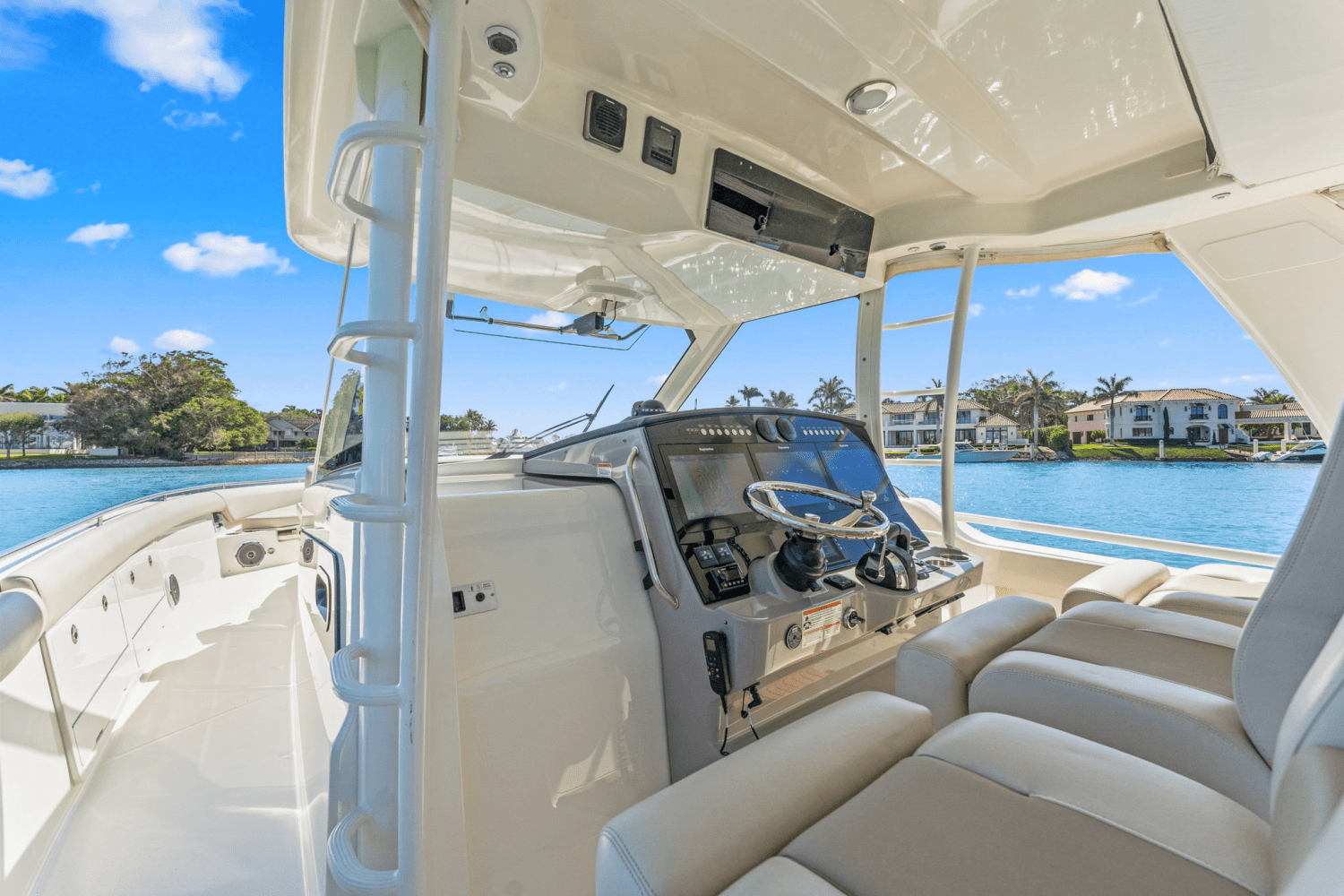 2017 Boston Whaler 420 OUTRAGE Image Thumbnail #19