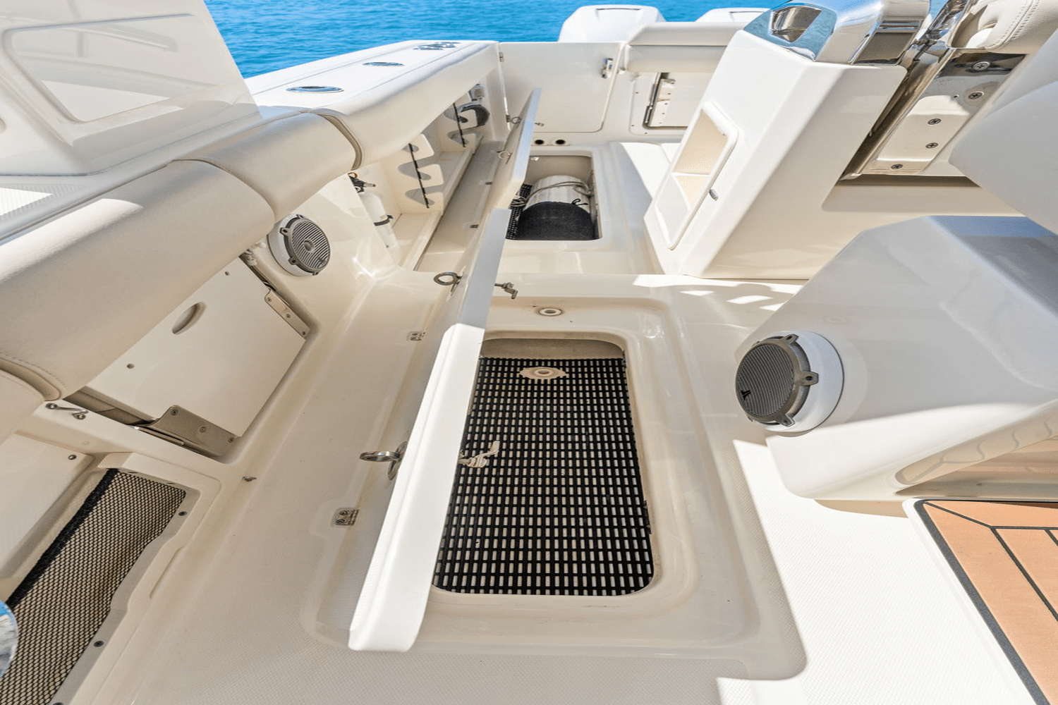 2017 Boston Whaler 420 OUTRAGE Image Thumbnail #38