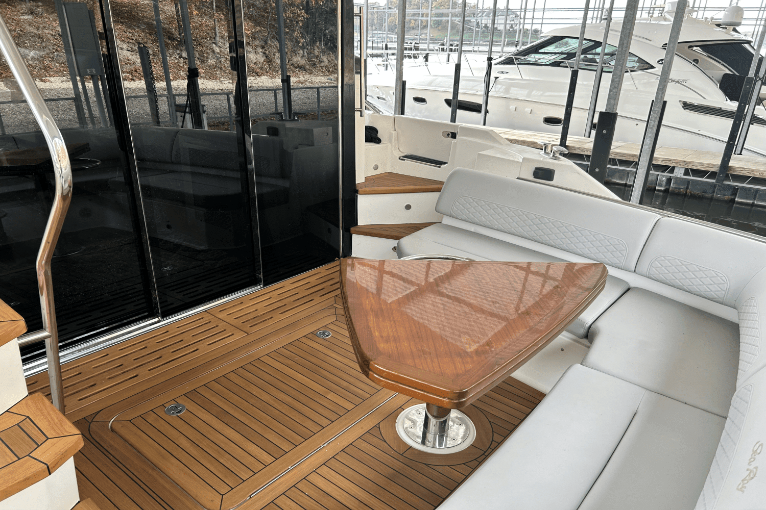 2018 Sea Ray L550 FLY Image Thumbnail #16