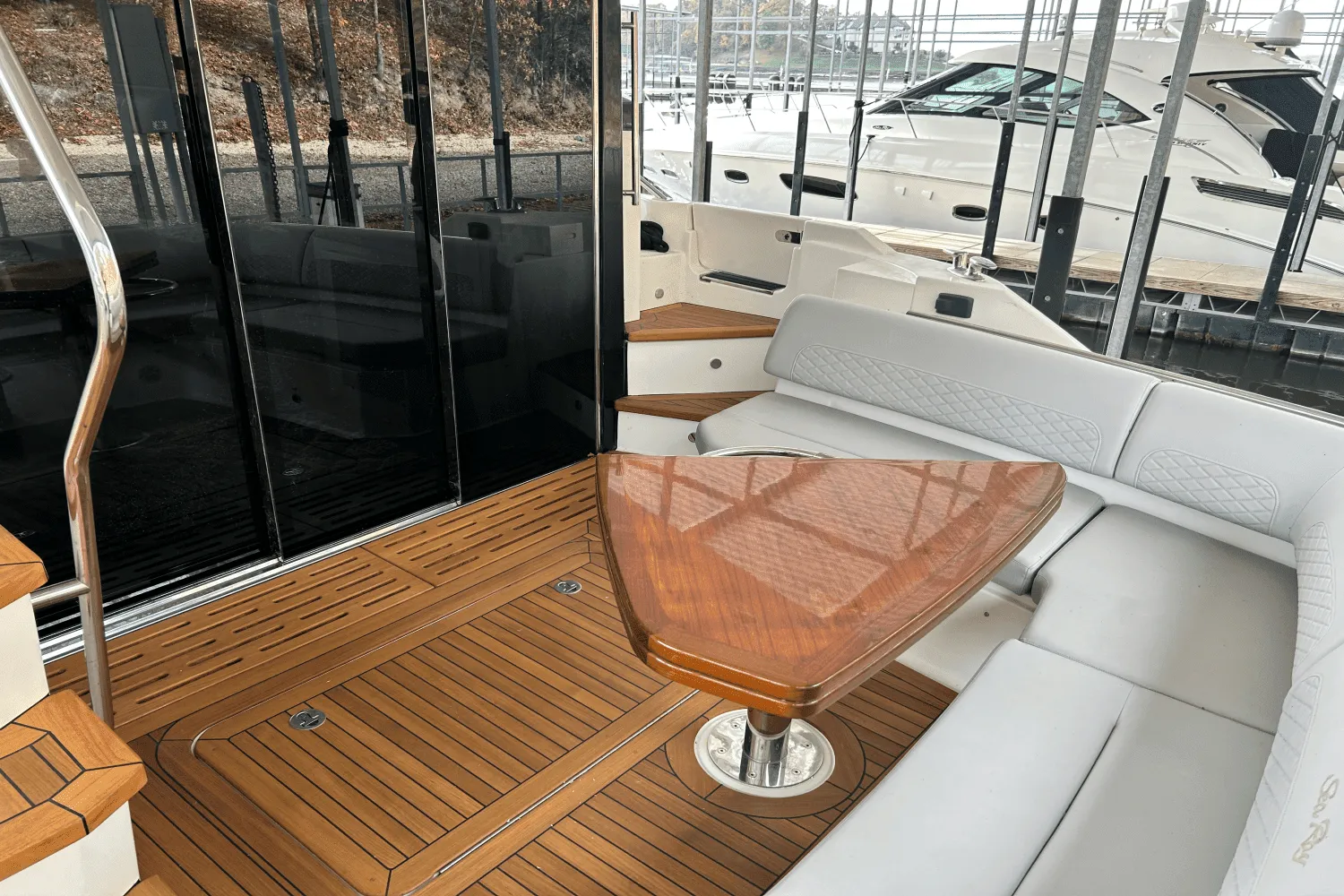 2018 Sea Ray
                                                             L550 FLY Image Thumbnail #16