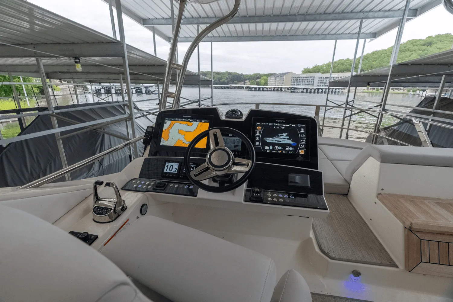 2018 Sea Ray
                                                             L550 FLY Image Thumbnail #19